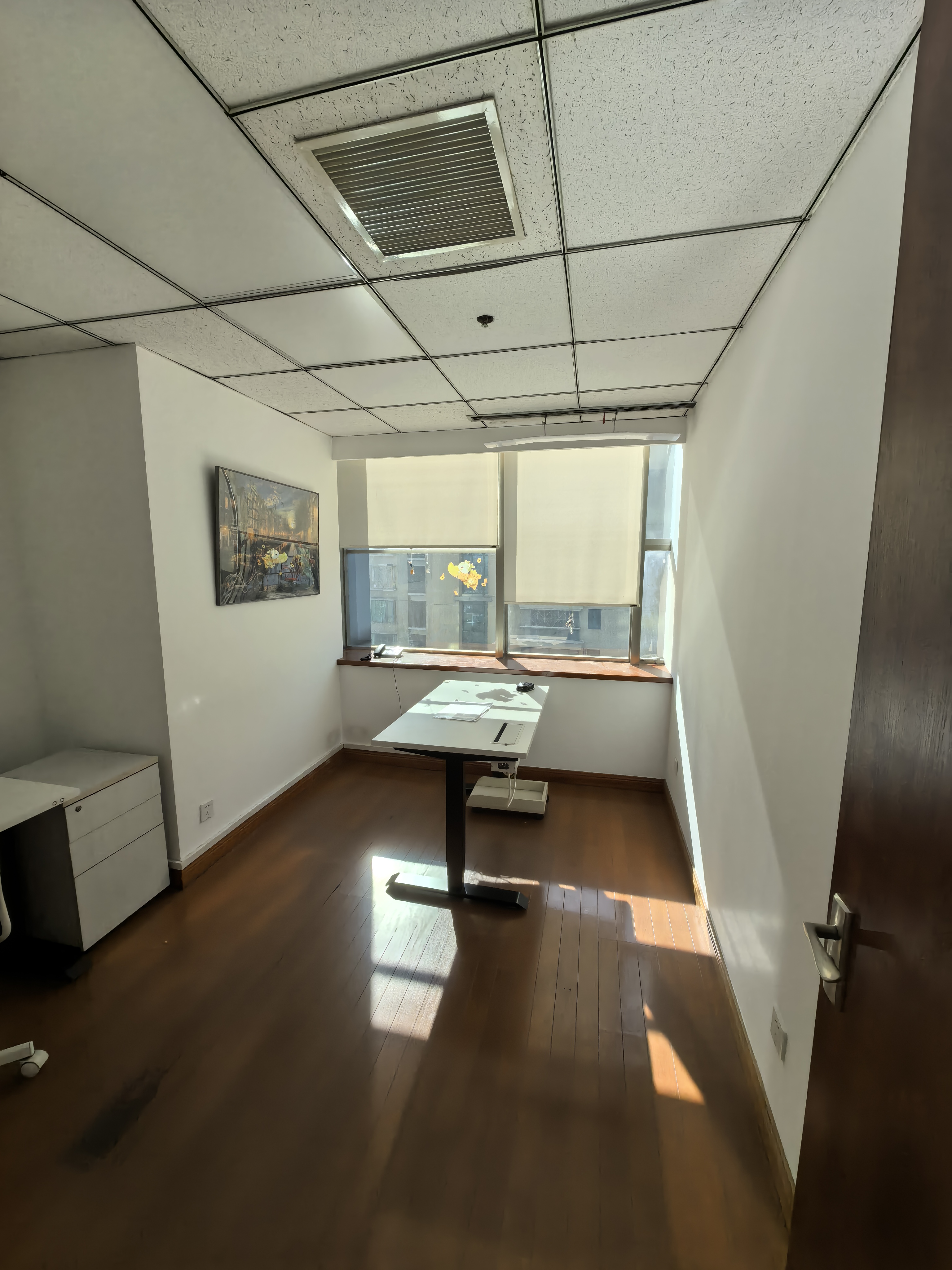 中山公园兆丰广场244平米写字楼出租