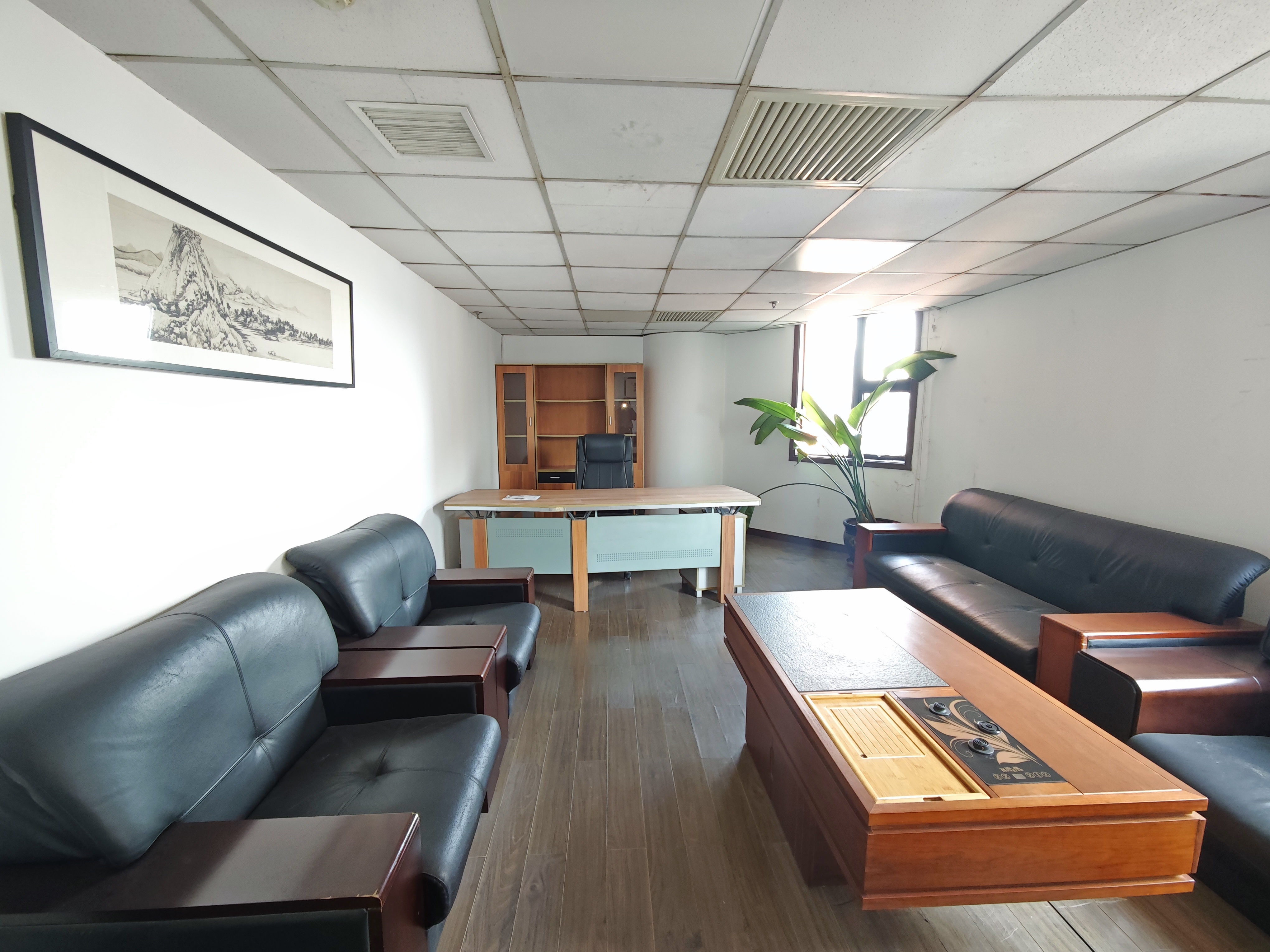 长寿路沙田大厦297平米写字楼出租