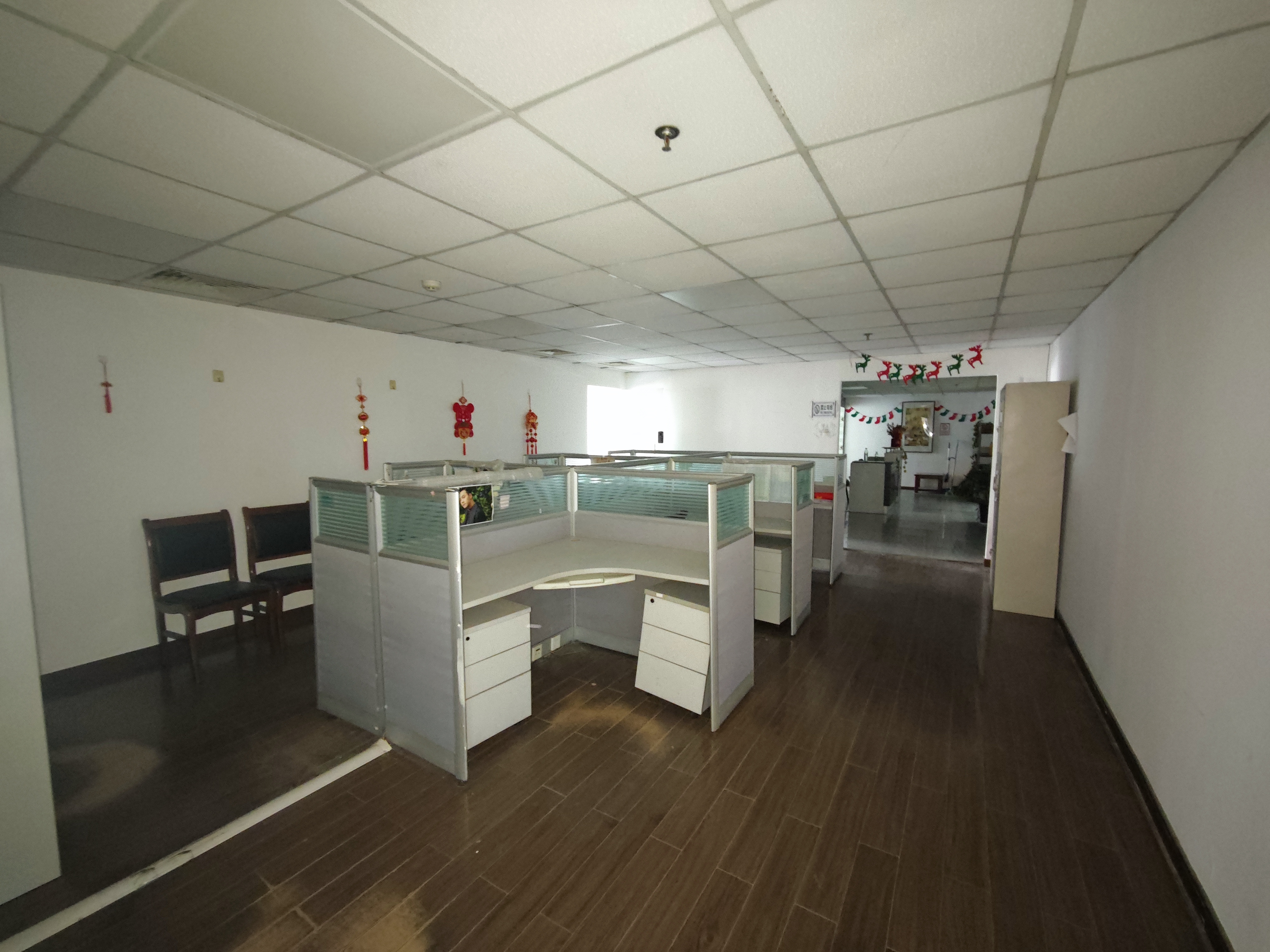 长寿路沙田大厦297平米写字楼出租