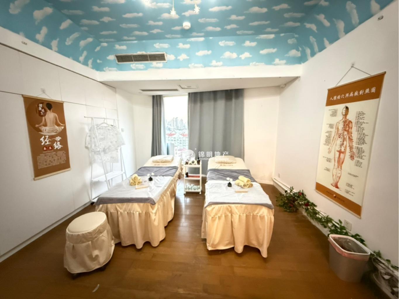 南京西路丽都新贵147平米写字楼出租