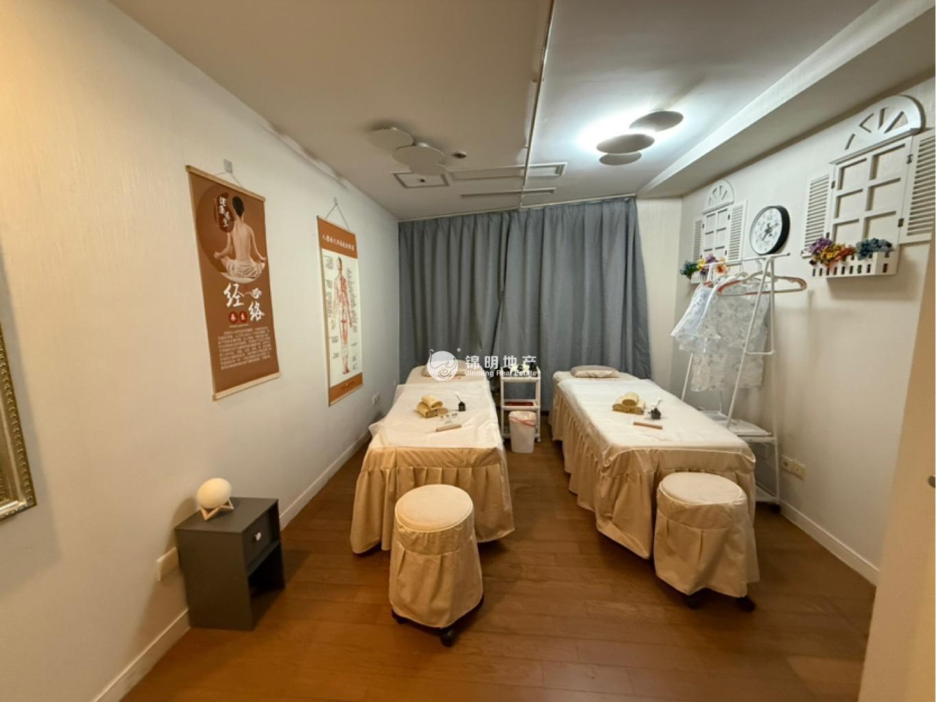 南京西路丽都新贵147平米写字楼出租