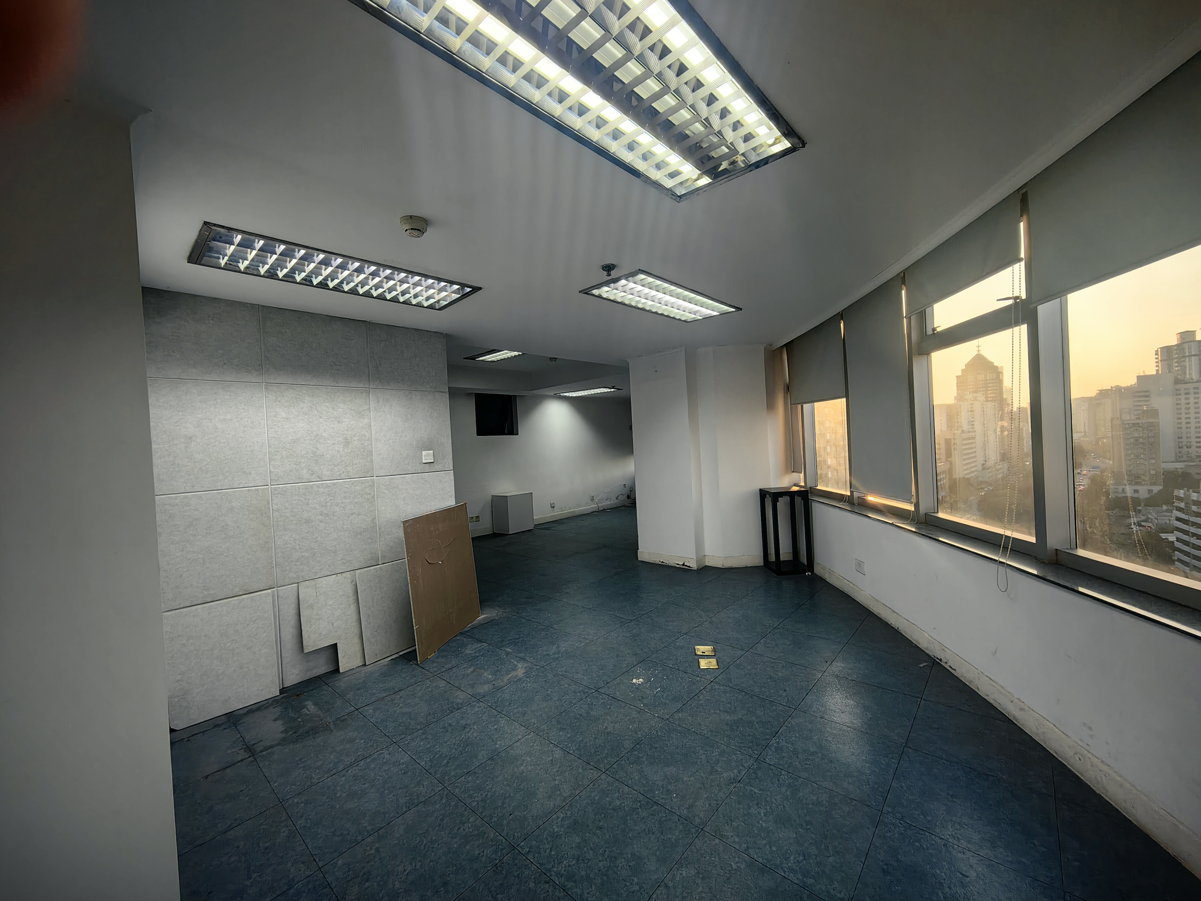 打浦桥海兴广场174平米写字楼出租