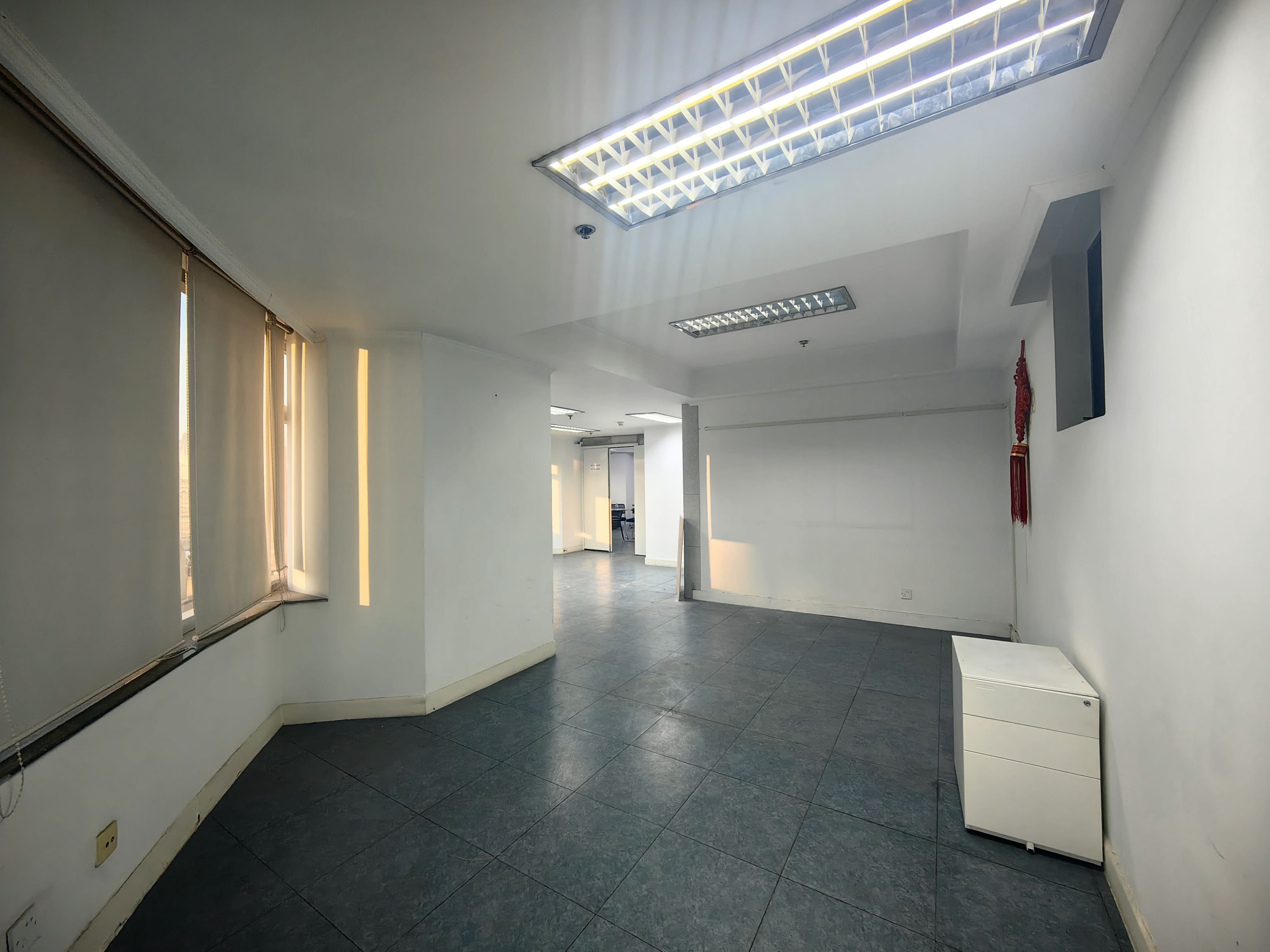 打浦桥海兴广场174平米写字楼出租