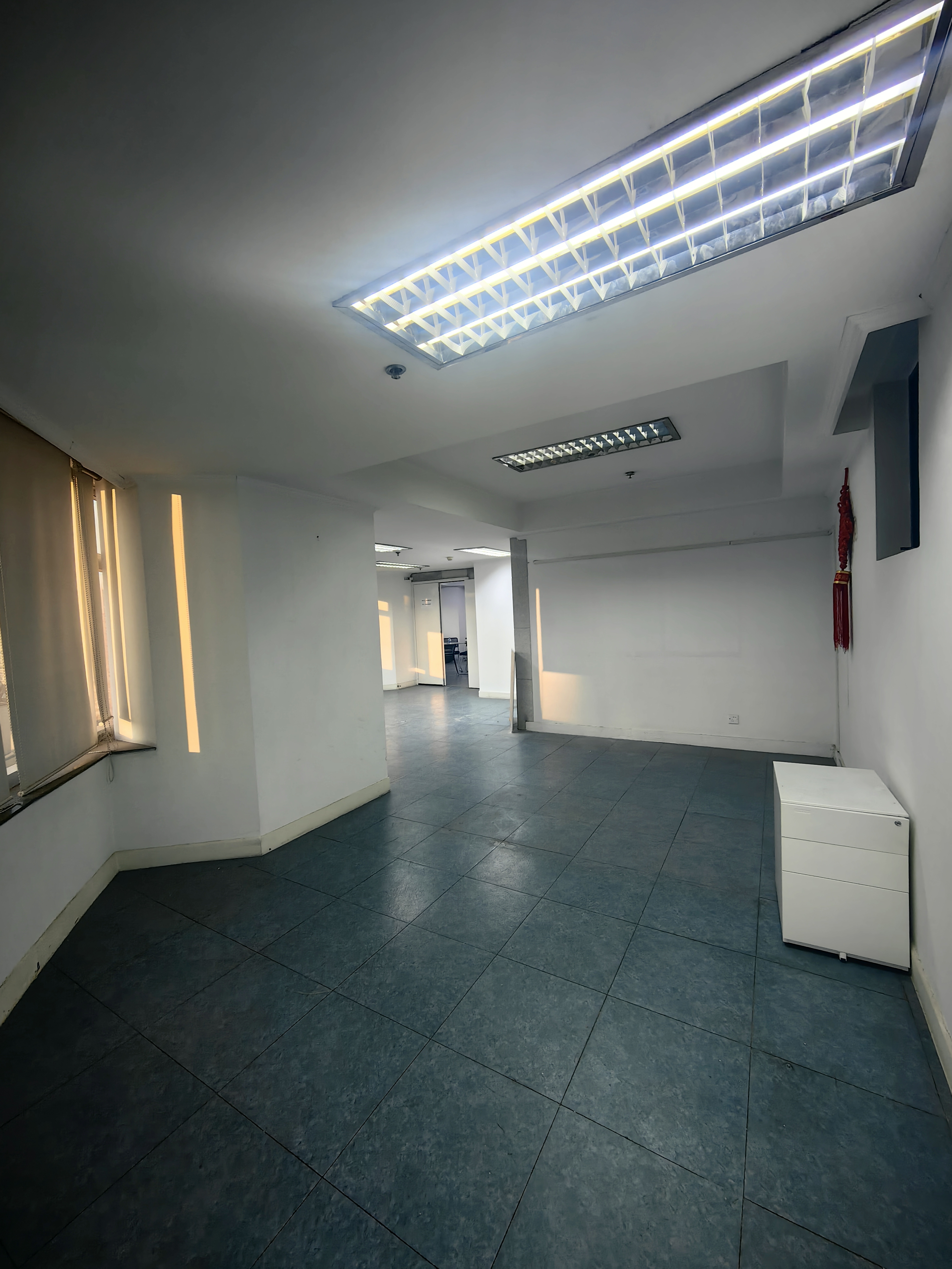 打浦桥海兴广场174平米写字楼出租