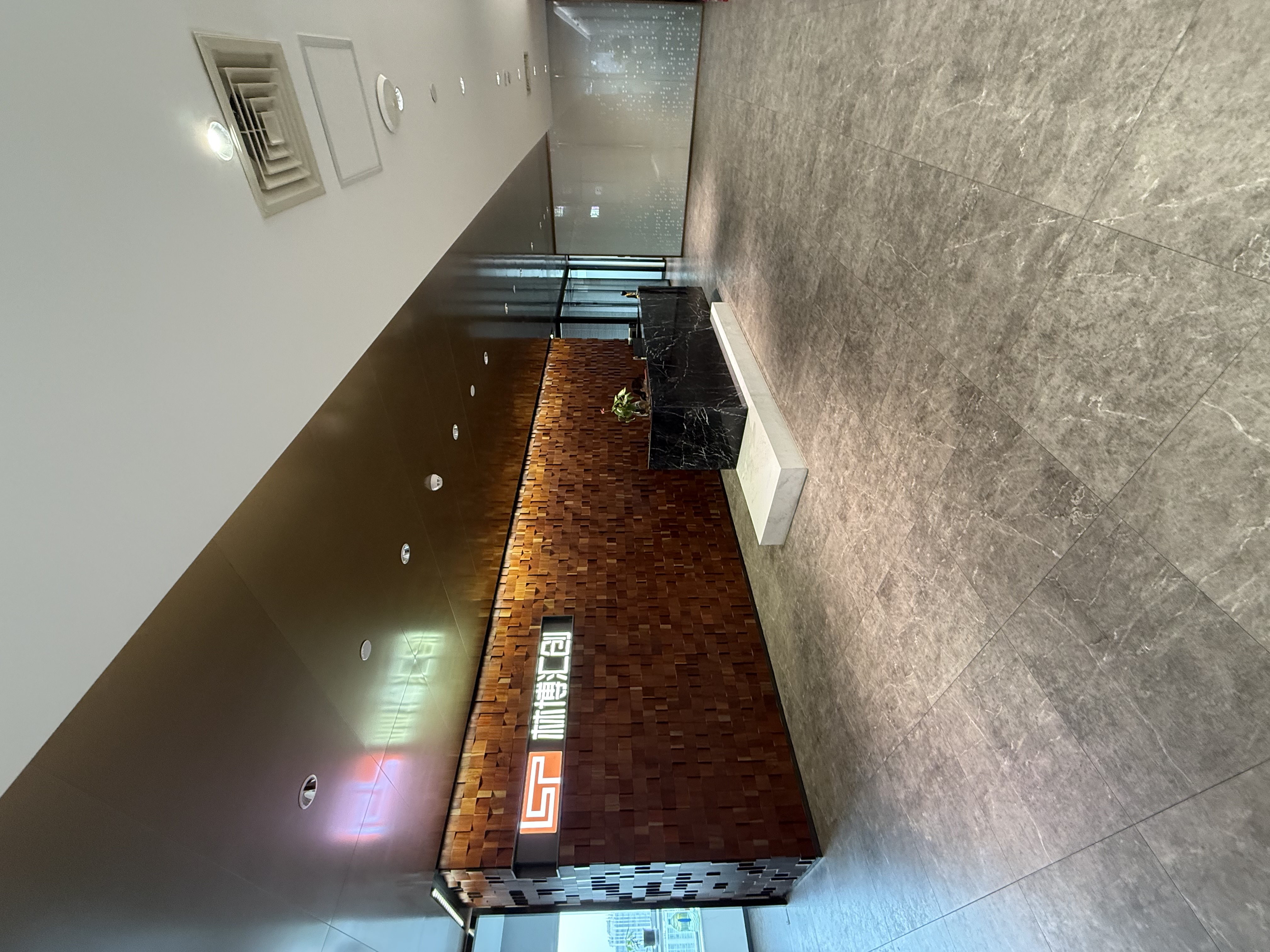 五角场蓝天大厦553平米写字楼出租