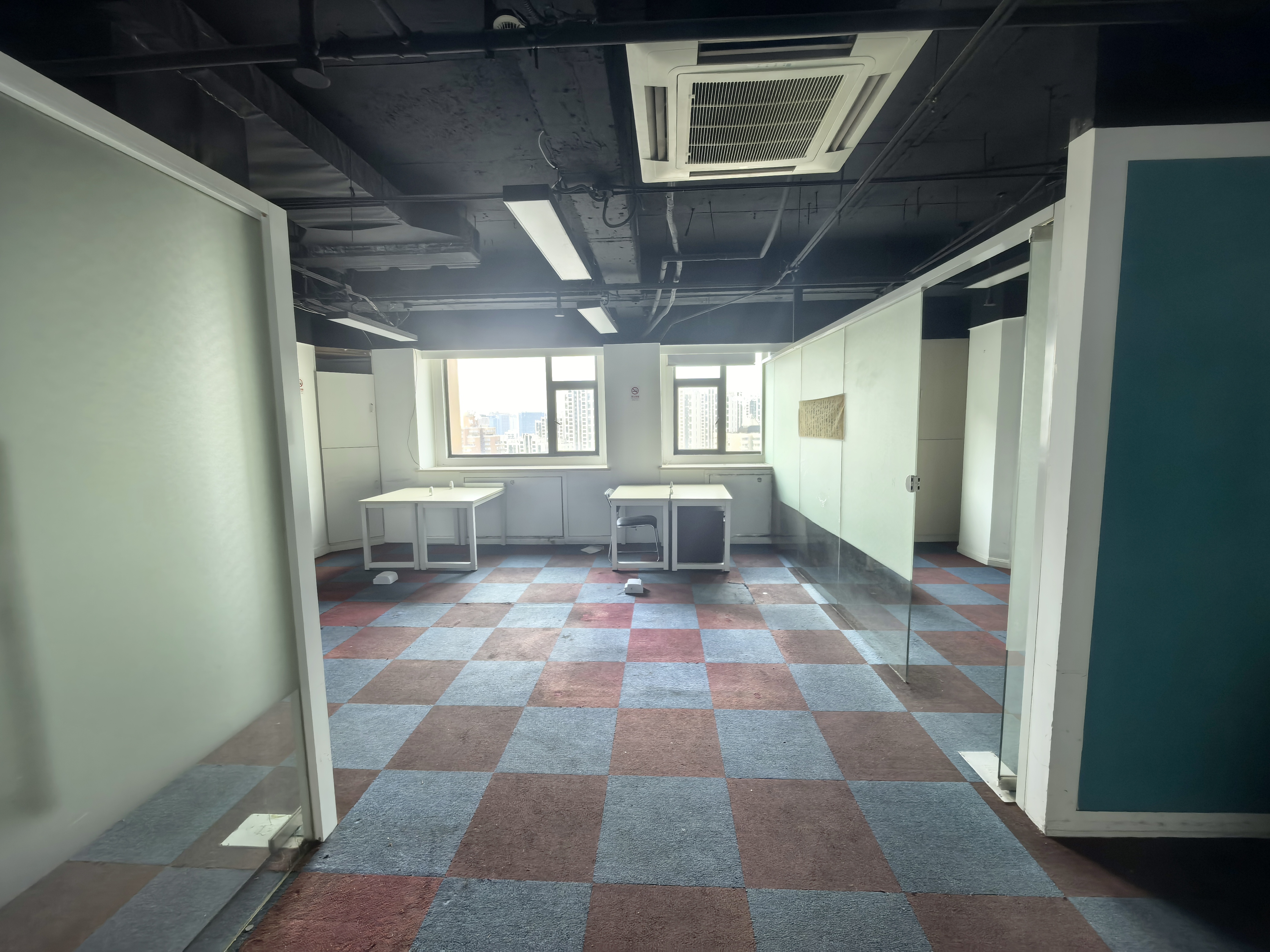 光新浦发广场88平米写字楼出租