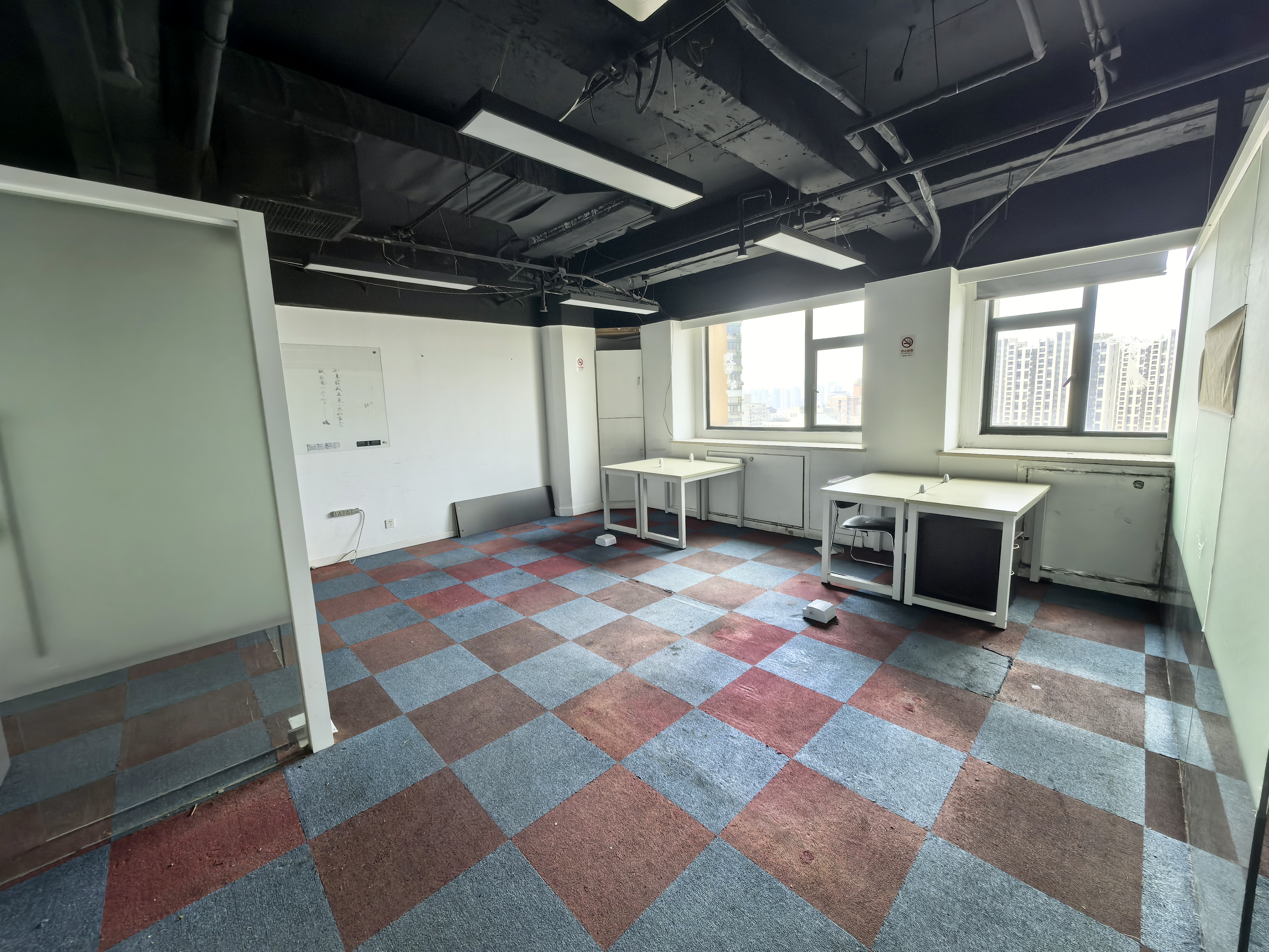 光新浦发广场88平米写字楼出租