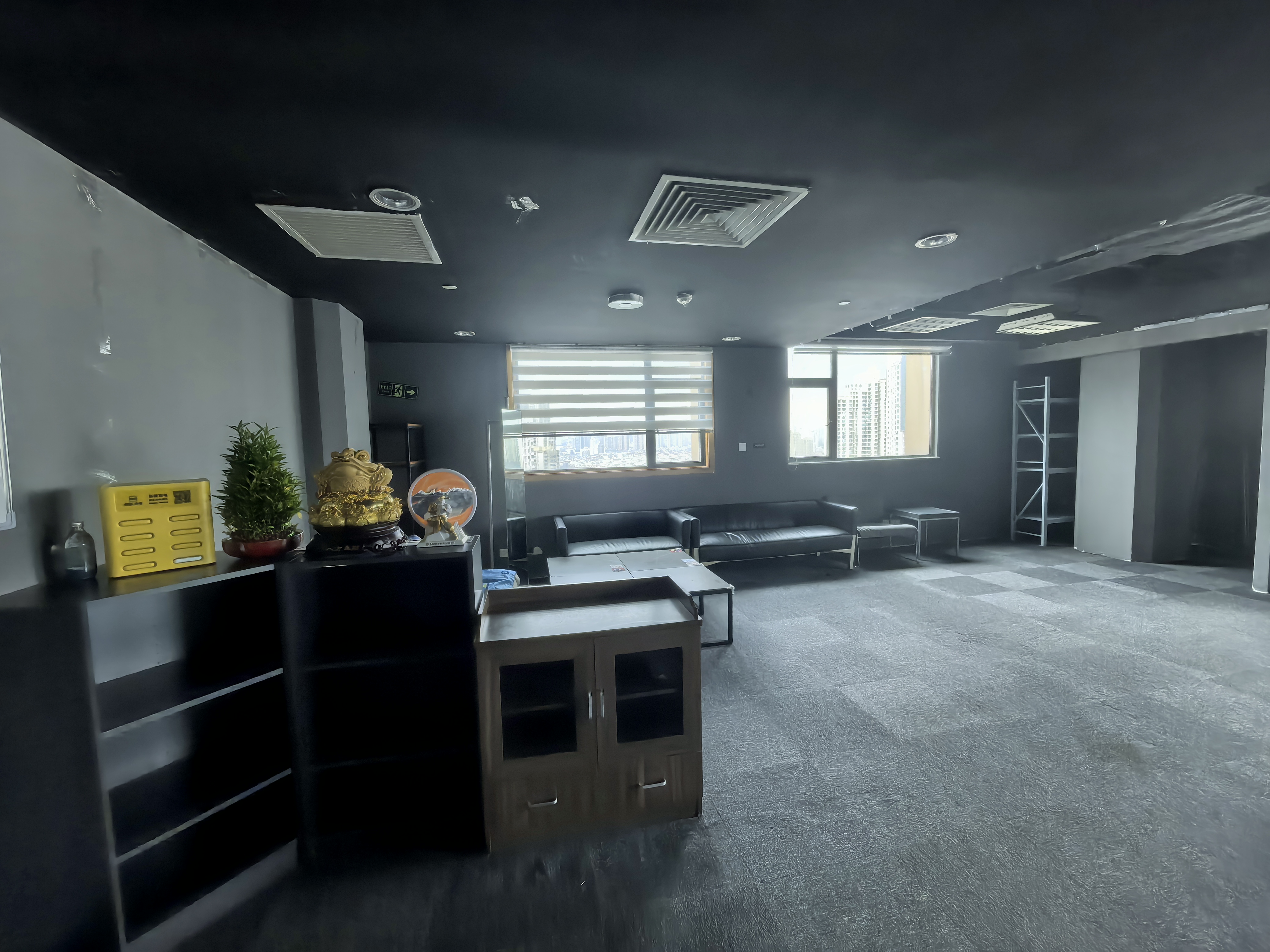 光新浦发广场105平米写字楼出租