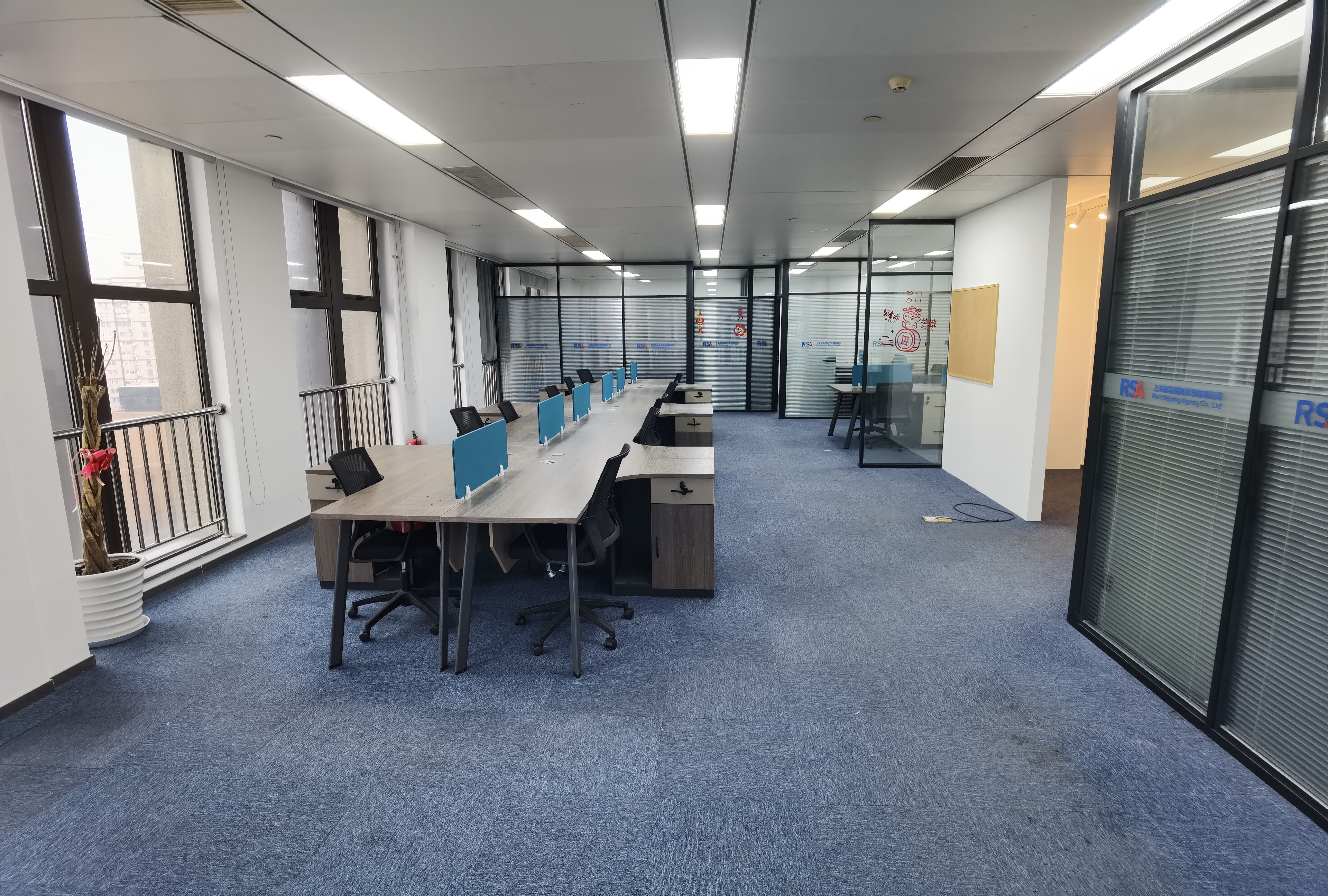 四川北路嘉杰国际广场217平米写字楼出租