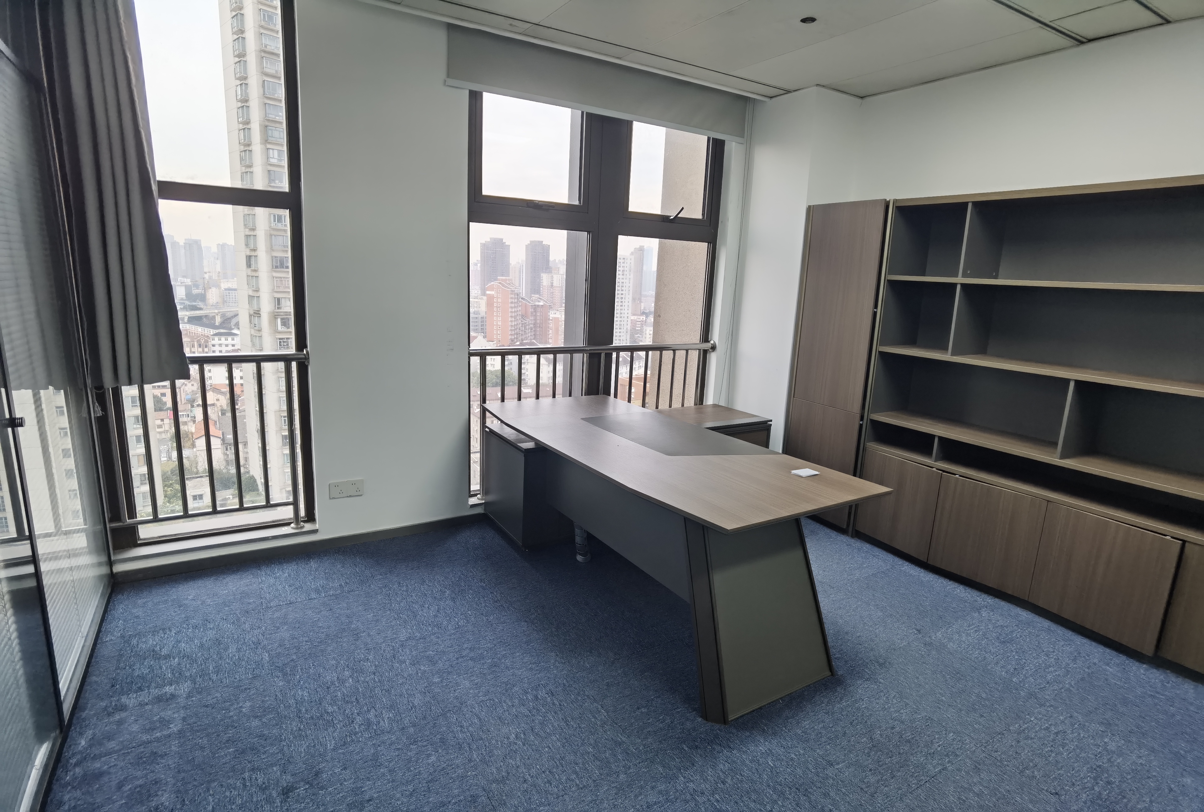 四川北路嘉杰国际广场217平米写字楼出租