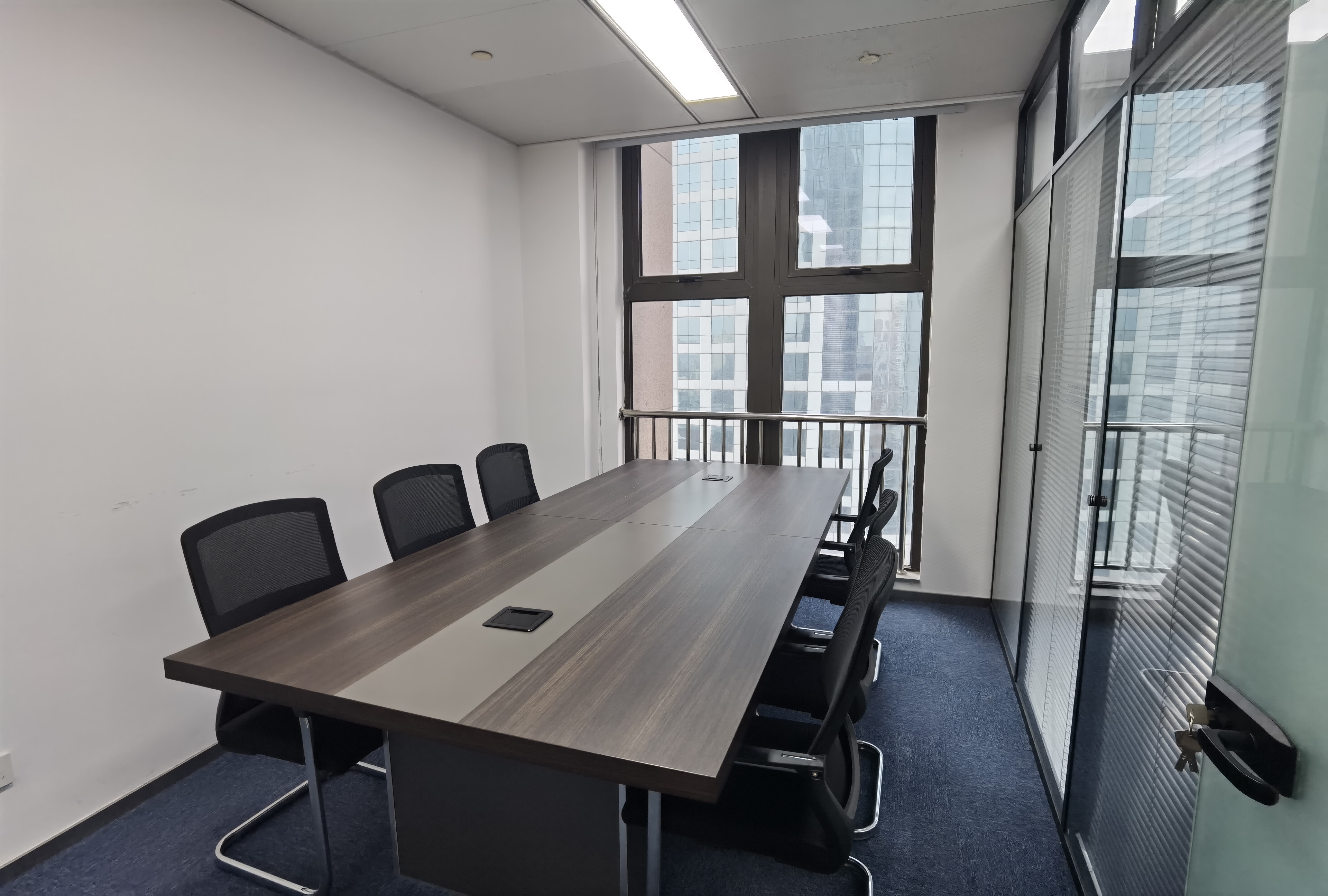 四川北路嘉杰国际广场217平米写字楼出租