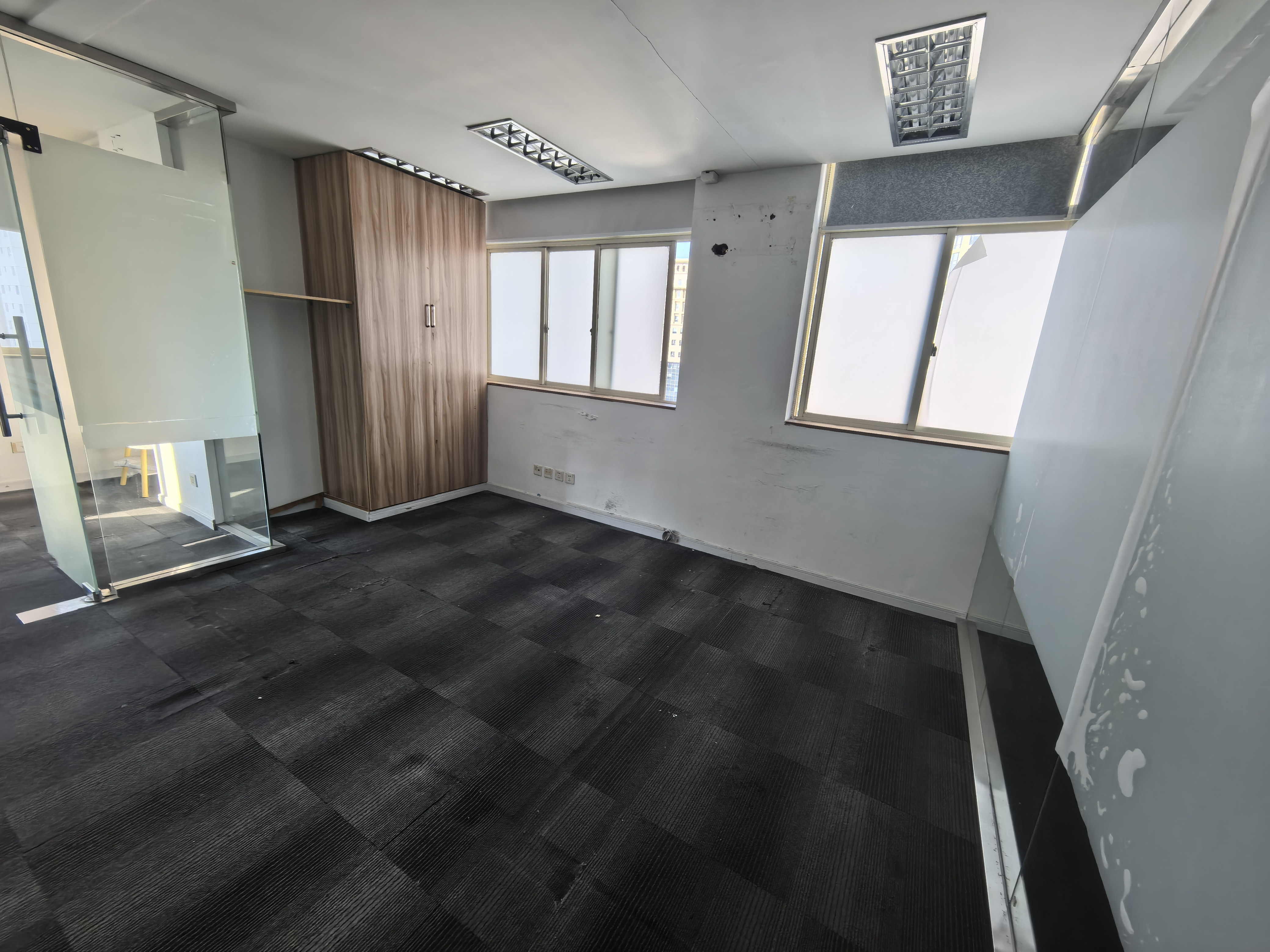 徐家汇博大商务楼71平米写字楼出租