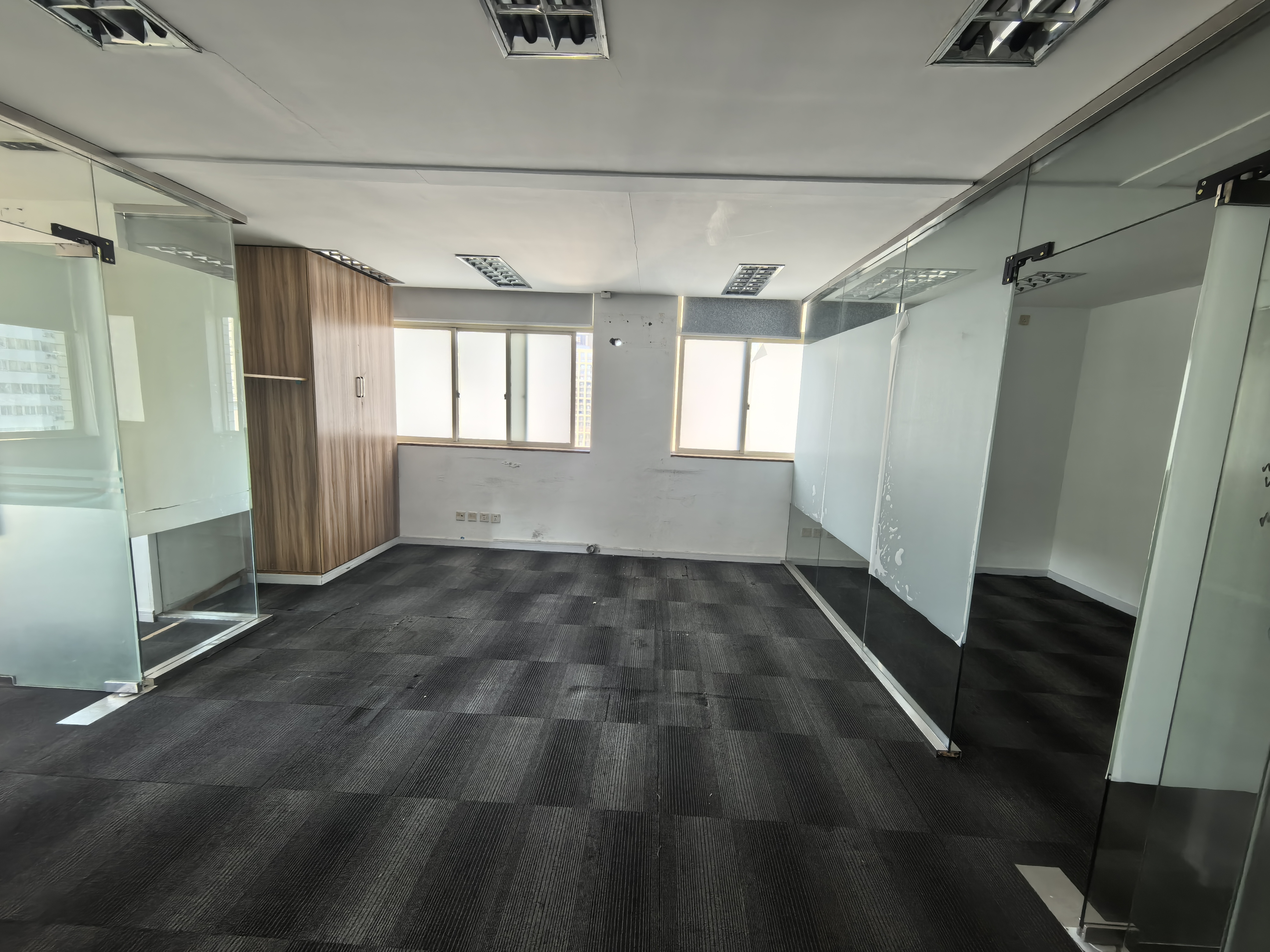 徐家汇博大商务楼71平米写字楼出租