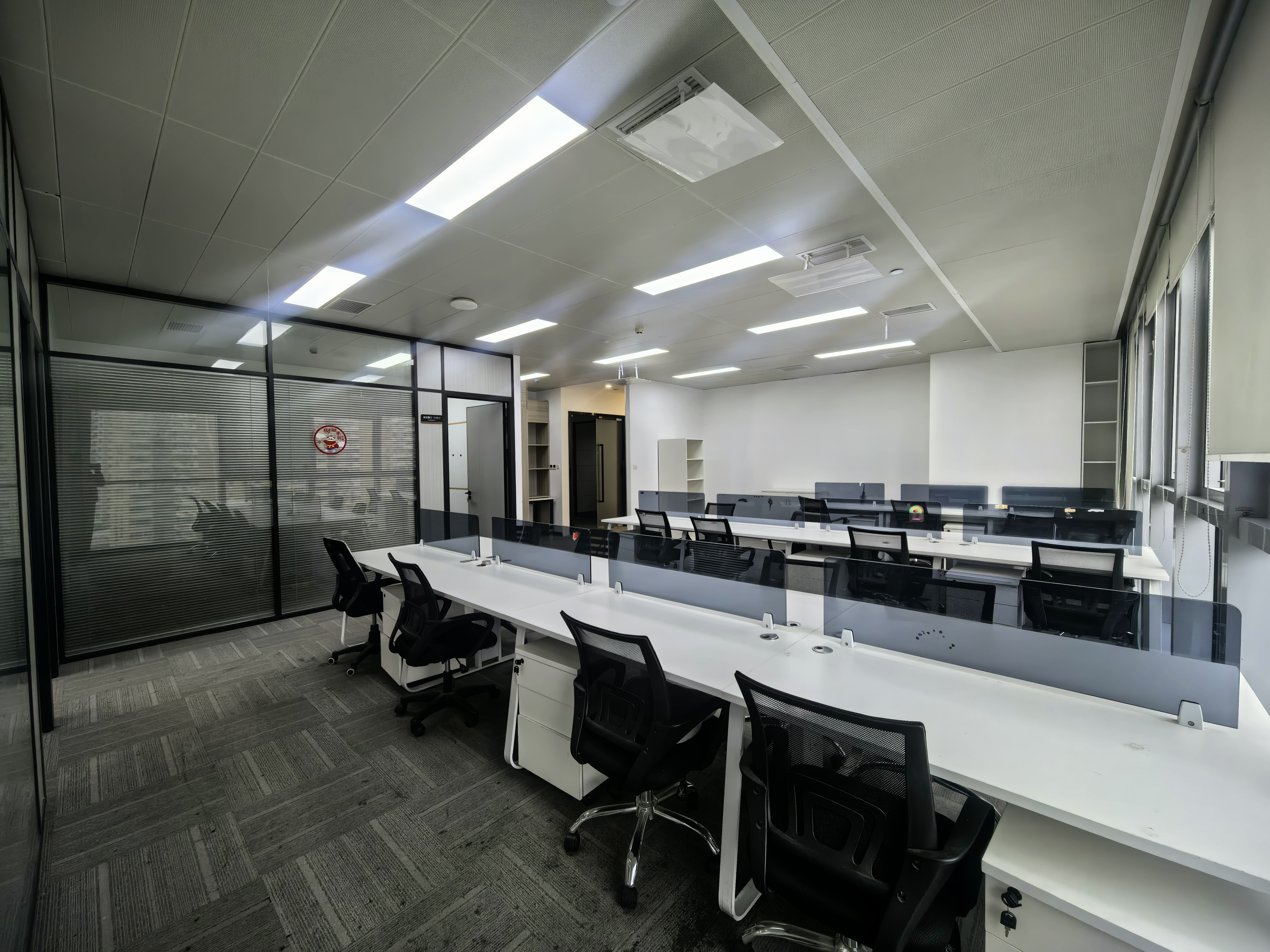 曹杨长城大厦175平米写字楼出租