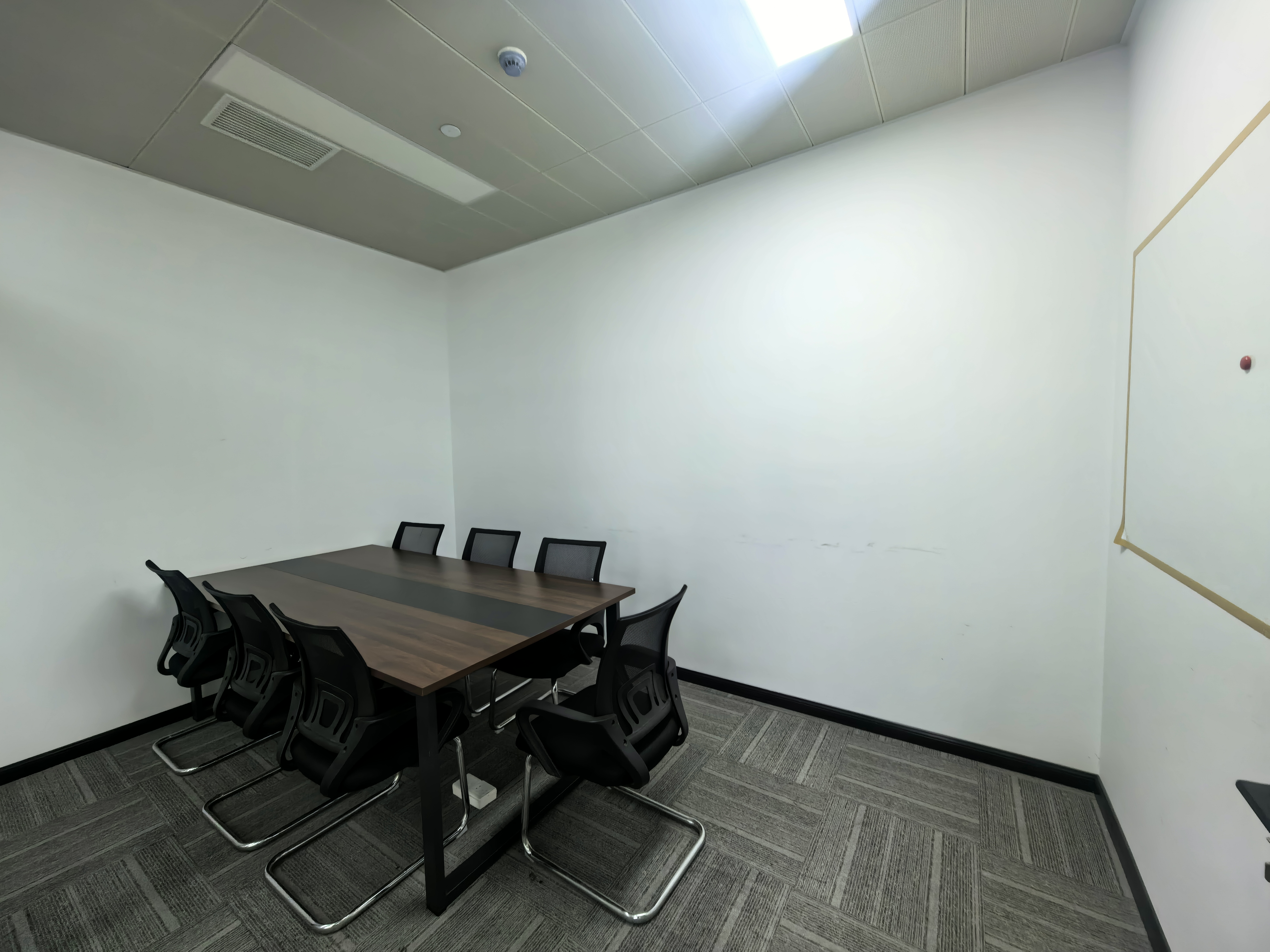 曹杨长城大厦175平米写字楼出租