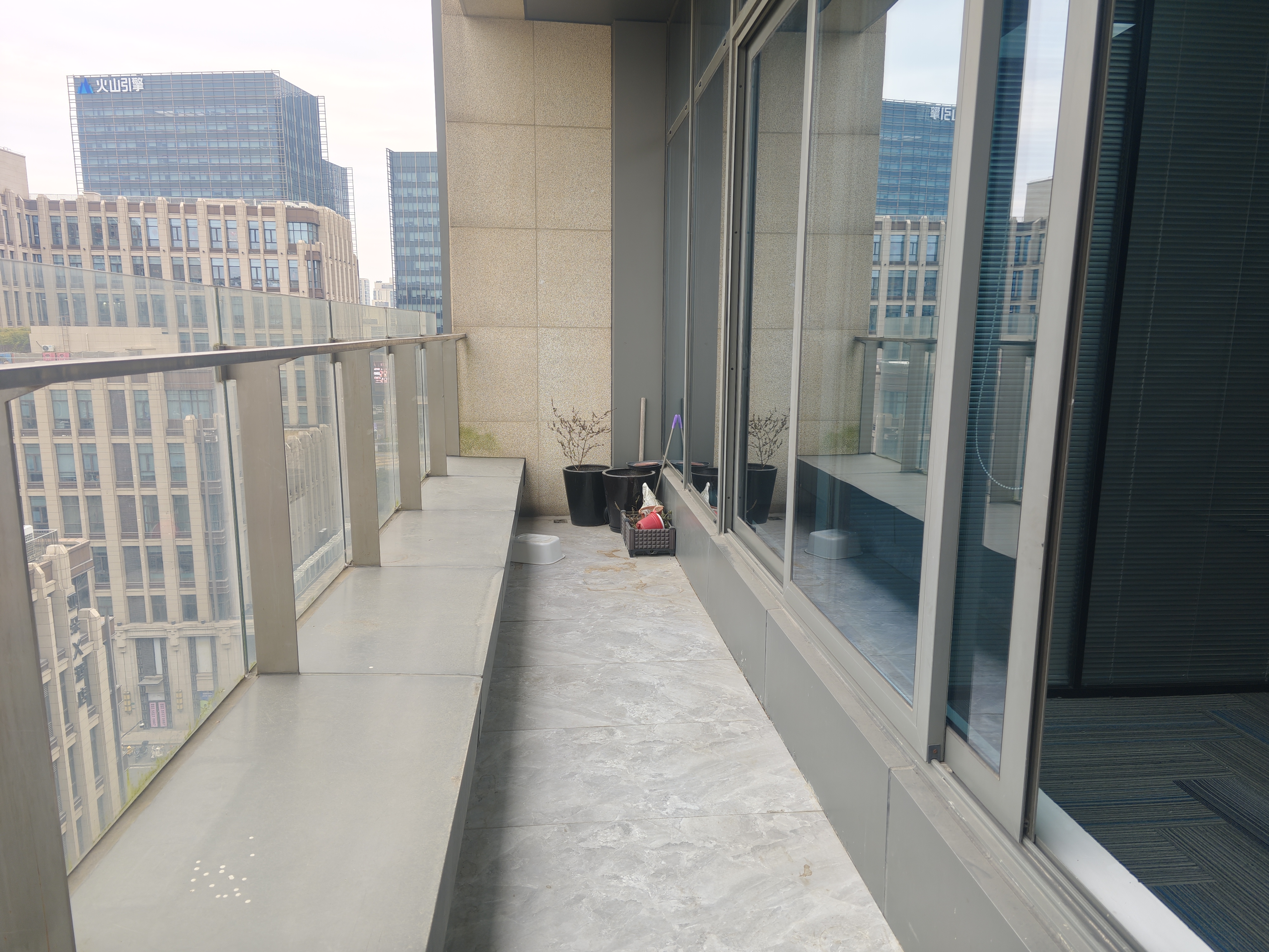 新江湾城绿地双创中心180平米写字楼出租