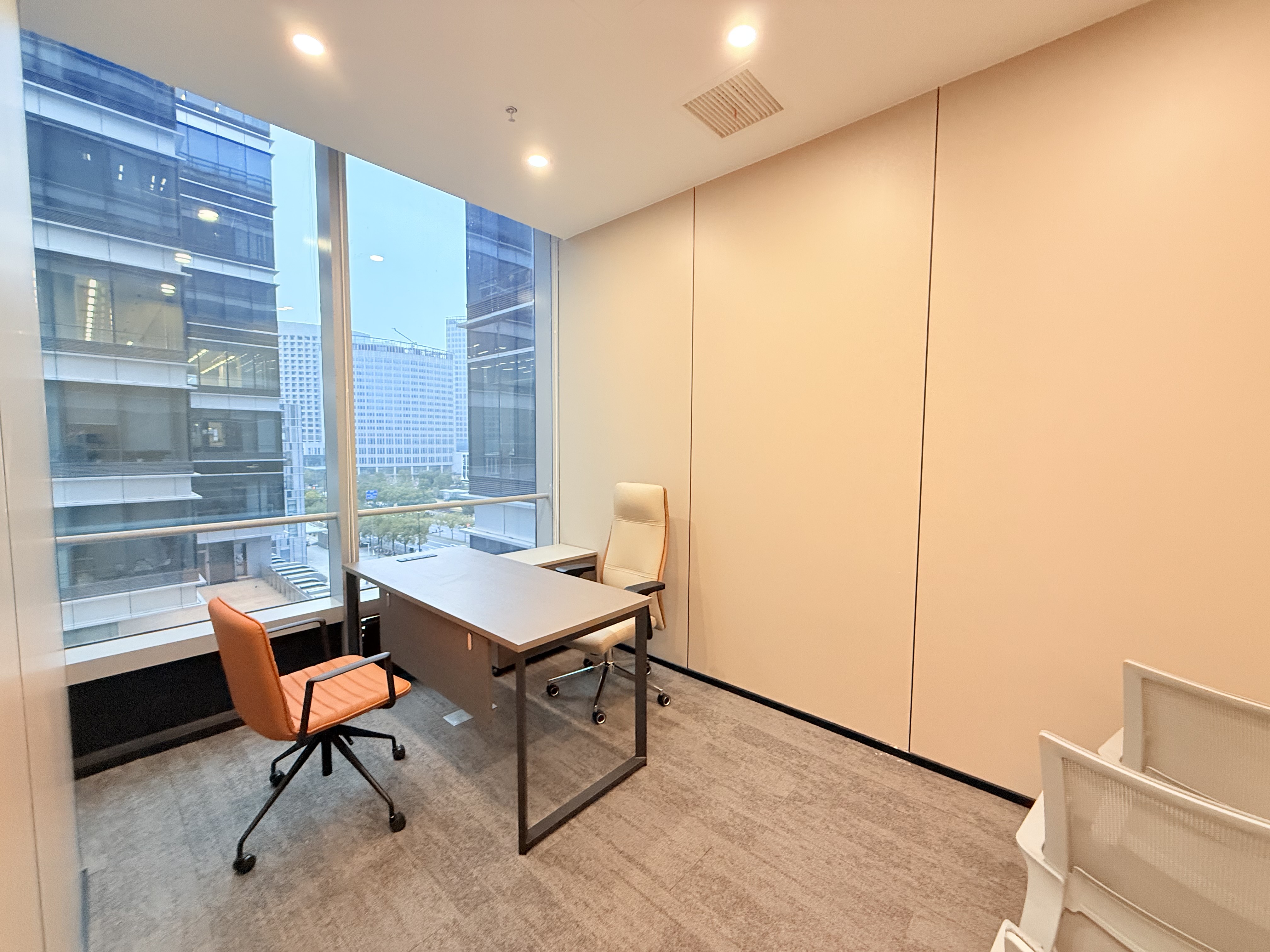 世博世博耀华商务中心233平米写字楼出租