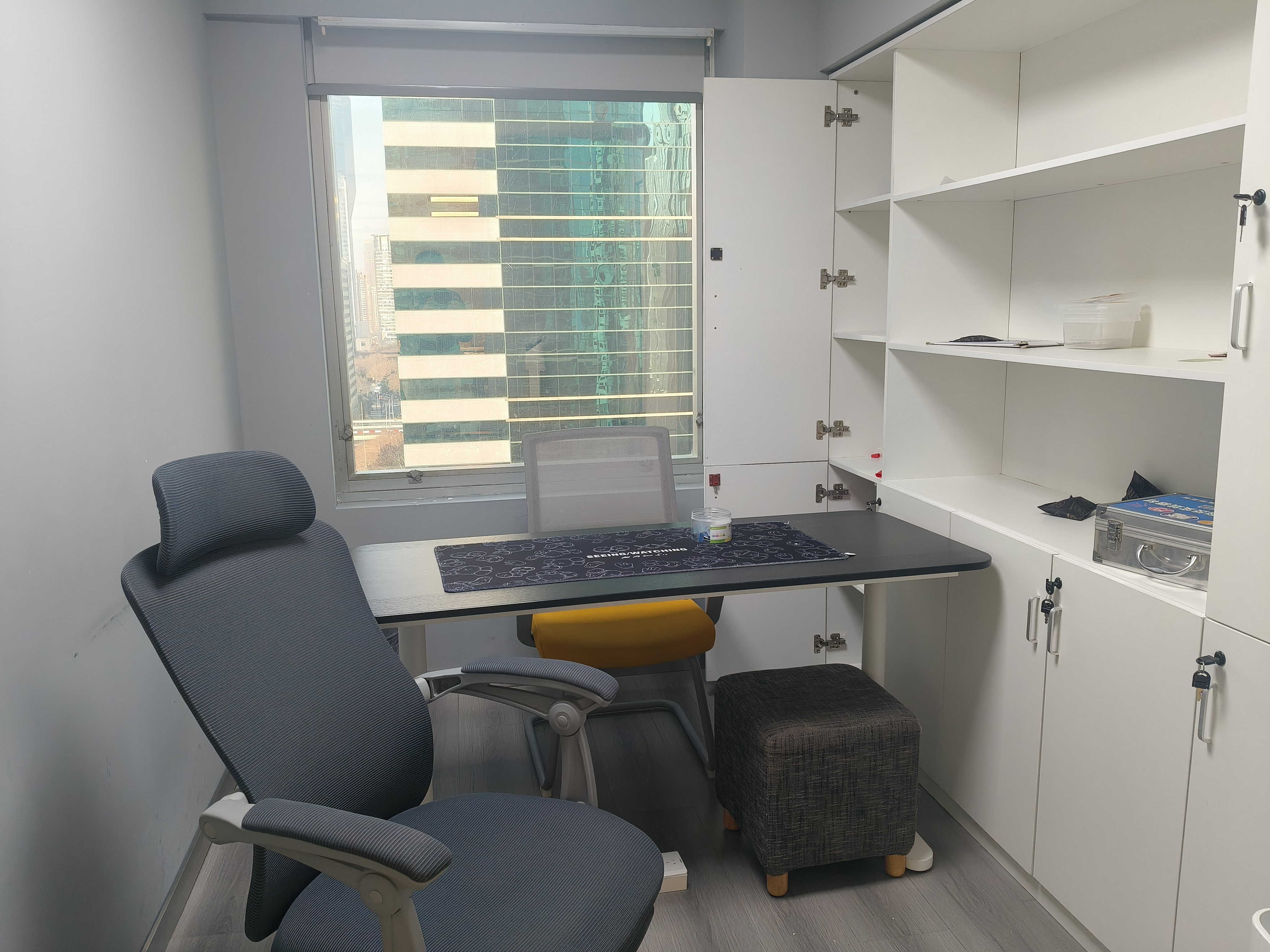 淮海中路香港广场199平米写字楼出租