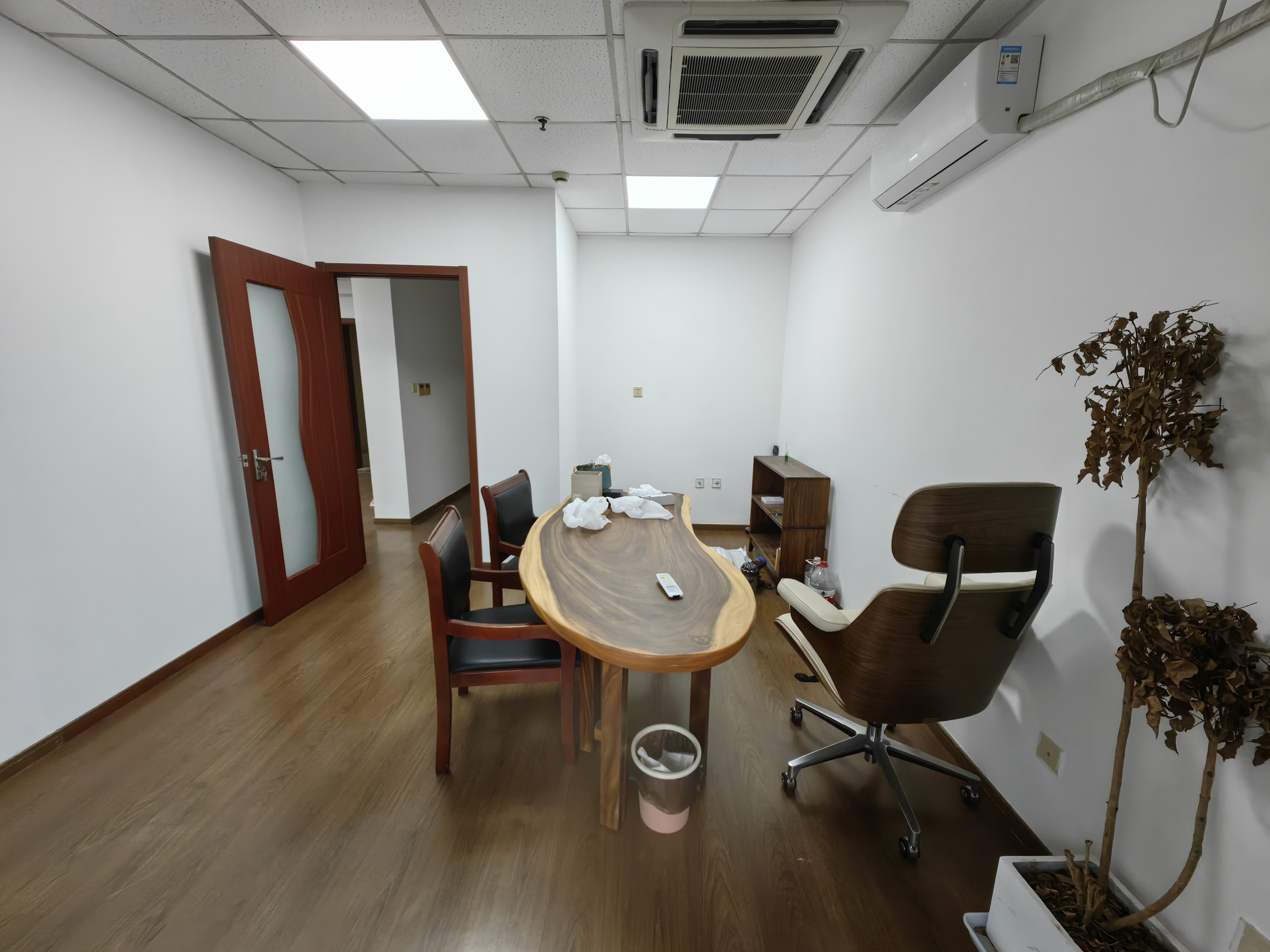 临平路飘鹰世纪大厦88平米写字楼出租