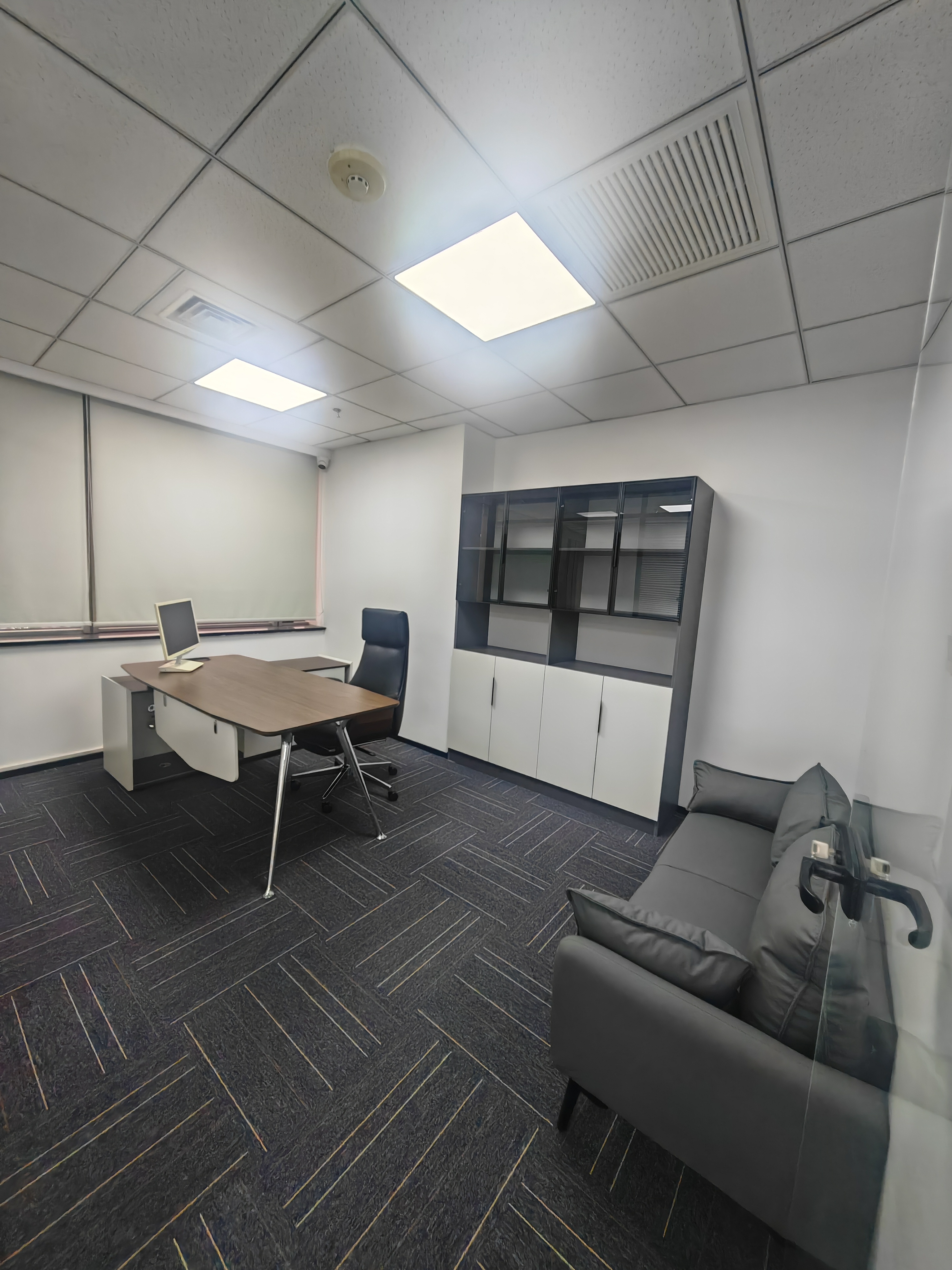 徐家汇上海实业大厦100平米写字楼出租