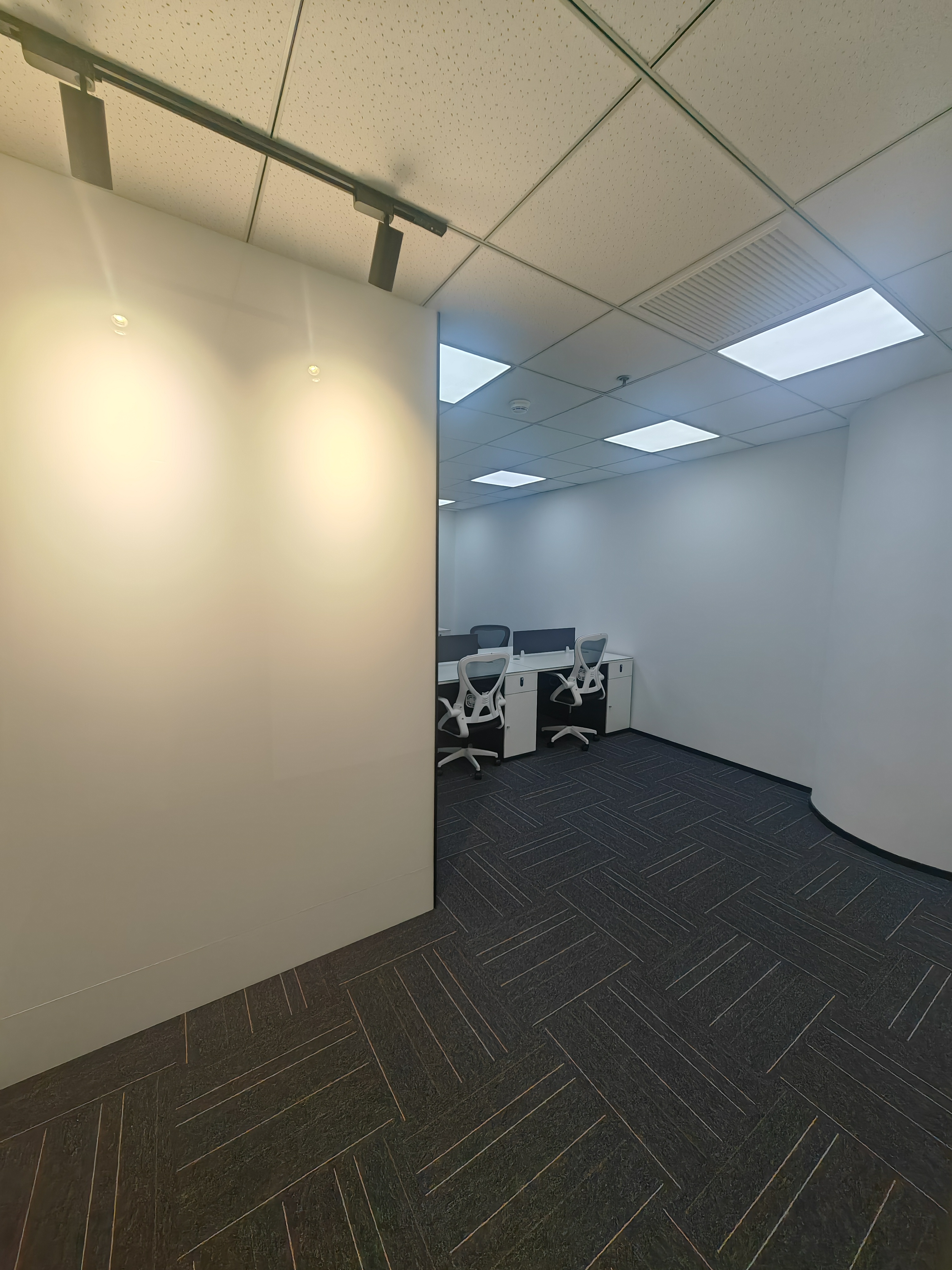 徐家汇上海实业大厦110平米写字楼出租