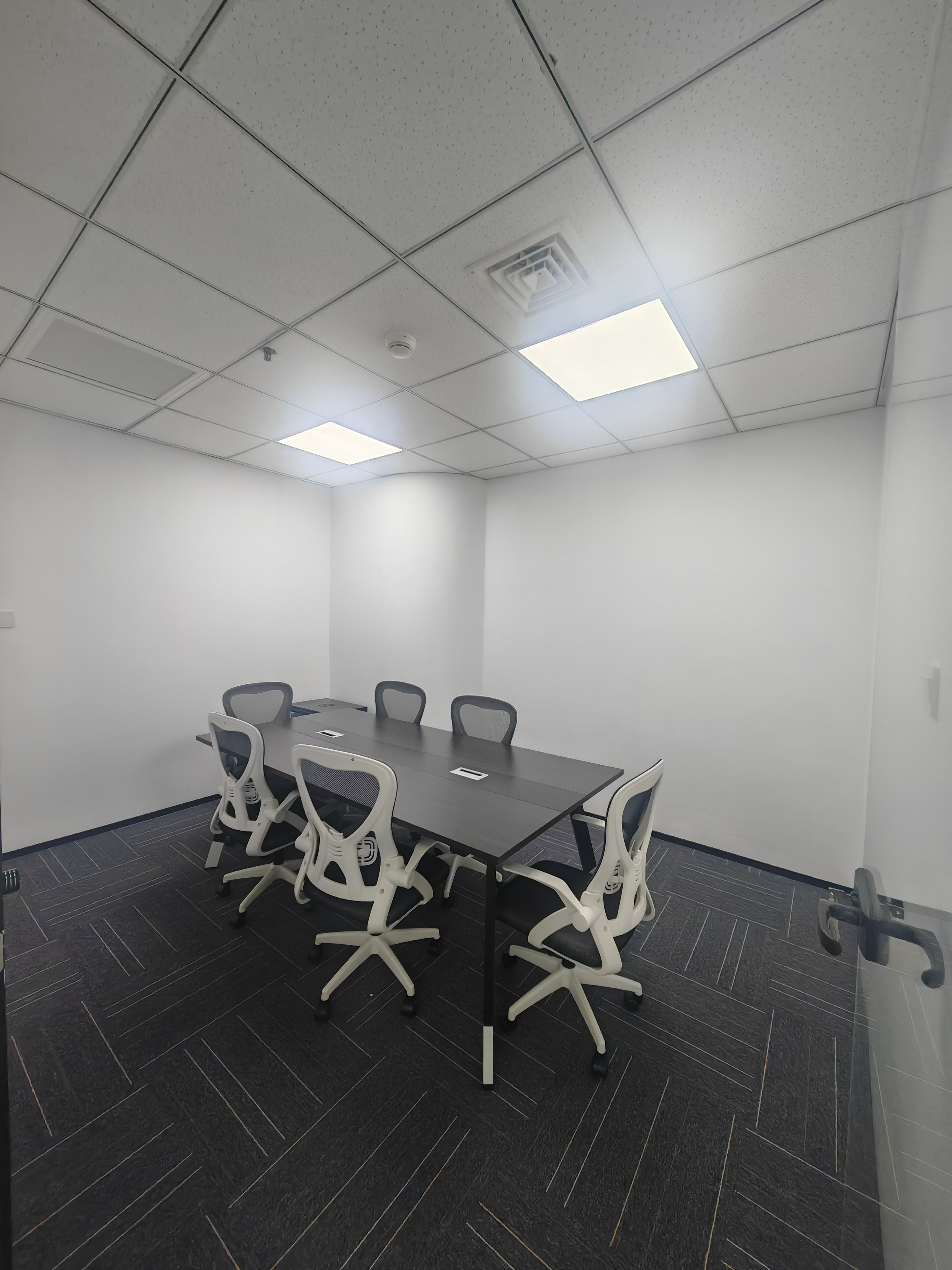 徐家汇上海实业大厦110平米写字楼出租