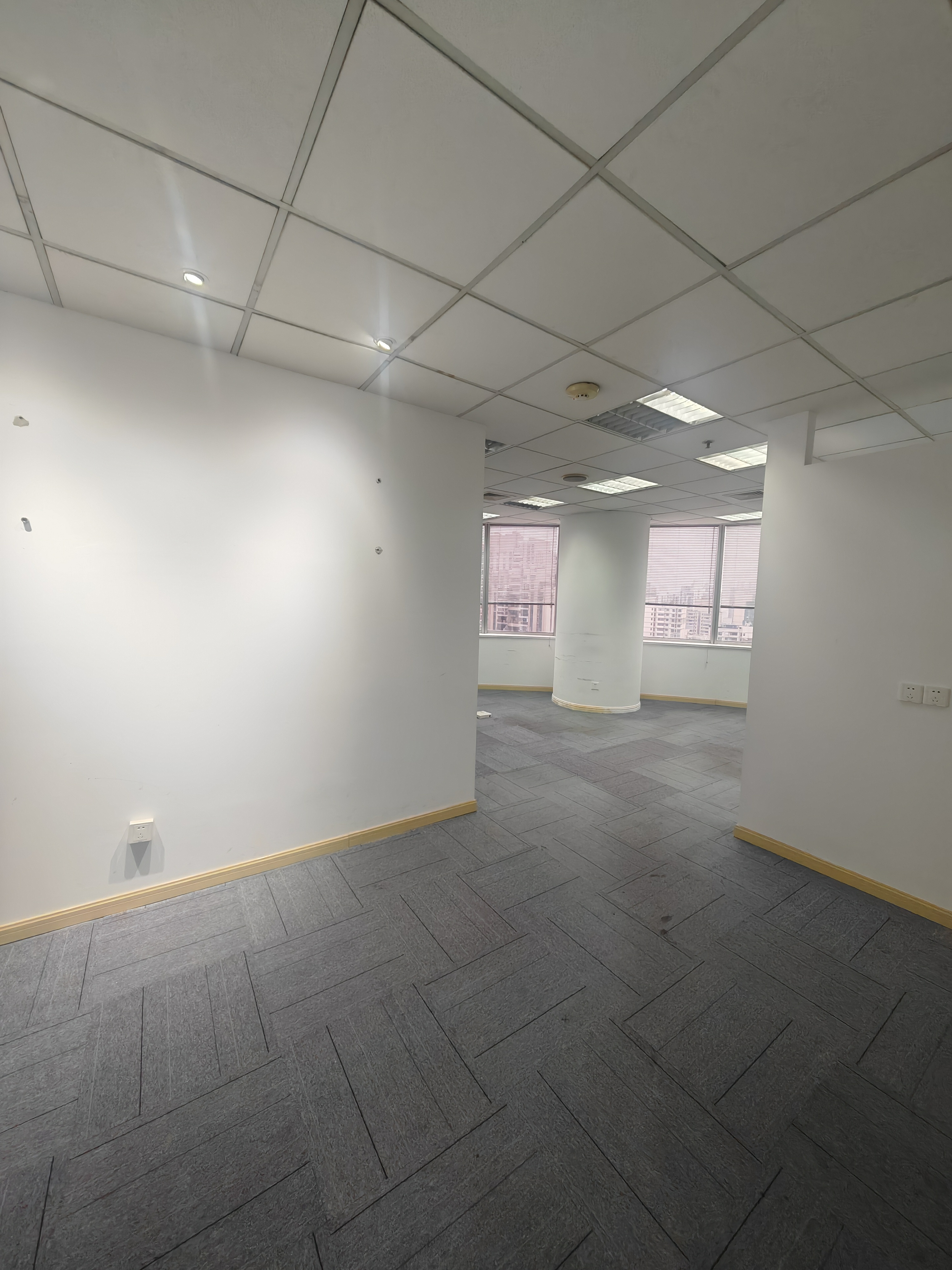 徐家汇上海实业大厦123平米写字楼出租