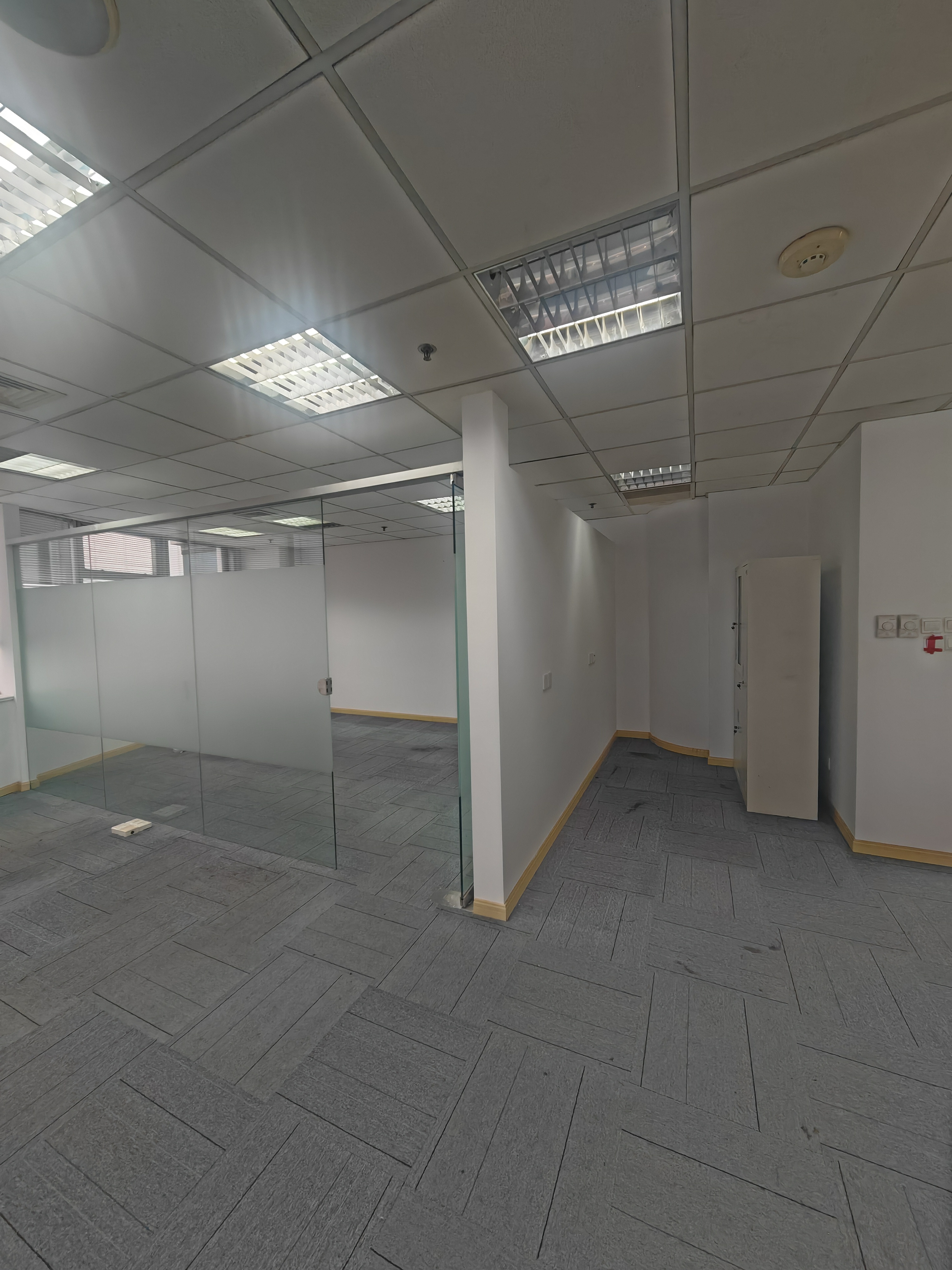 徐家汇上海实业大厦123平米写字楼出租