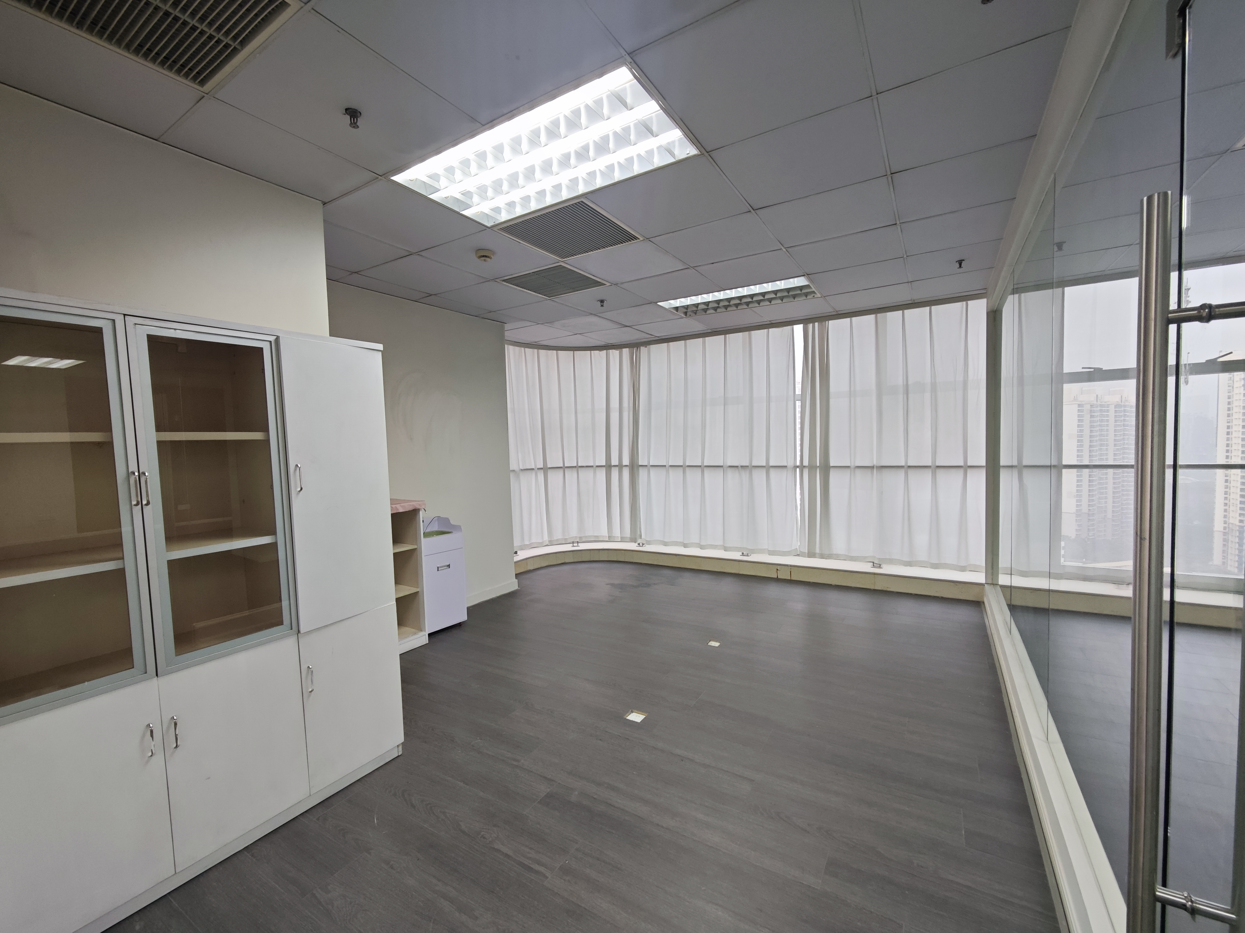 光新飞洲时代大厦157平米写字楼出租