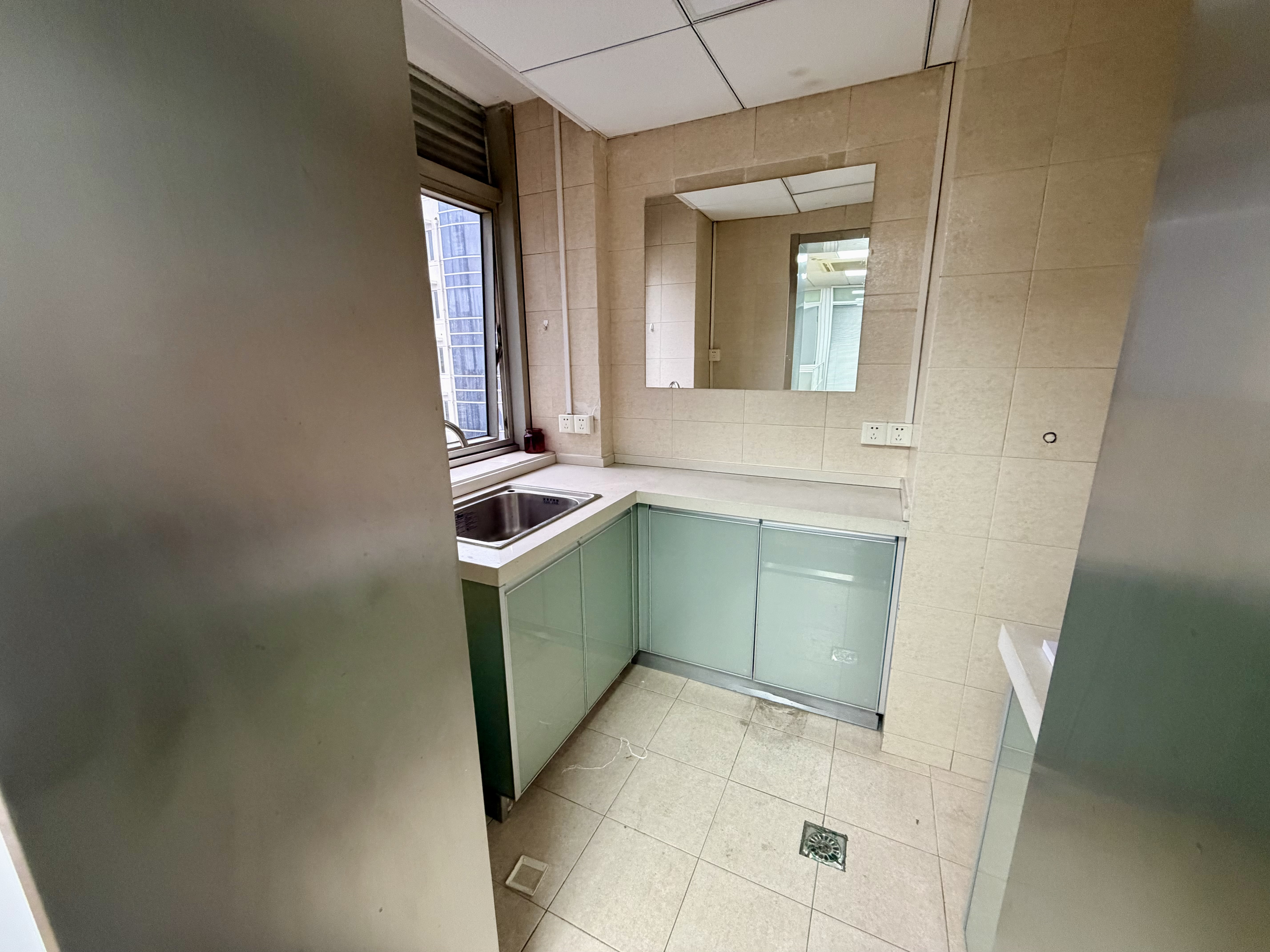 徐家汇之俊大厦178平米写字楼出租