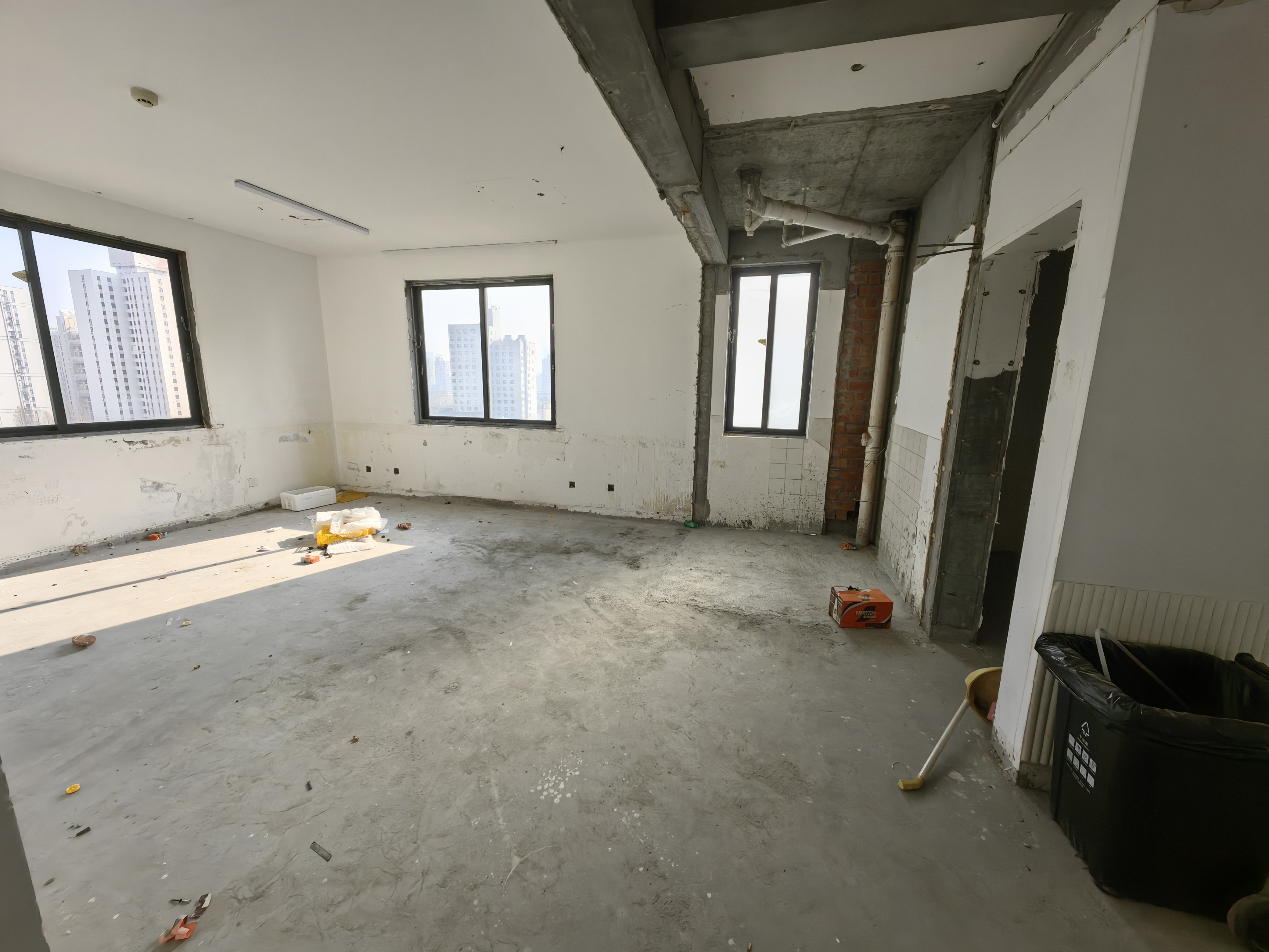 凉城香杉商务中心71平米写字楼出租