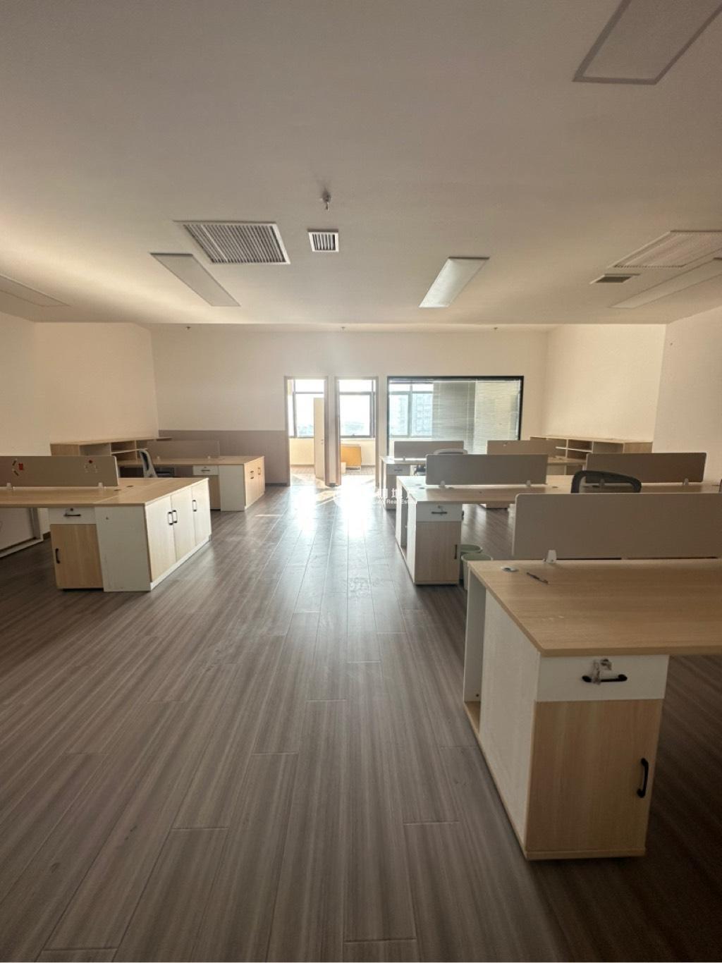 周家嘴路海上海165平米写字楼出租