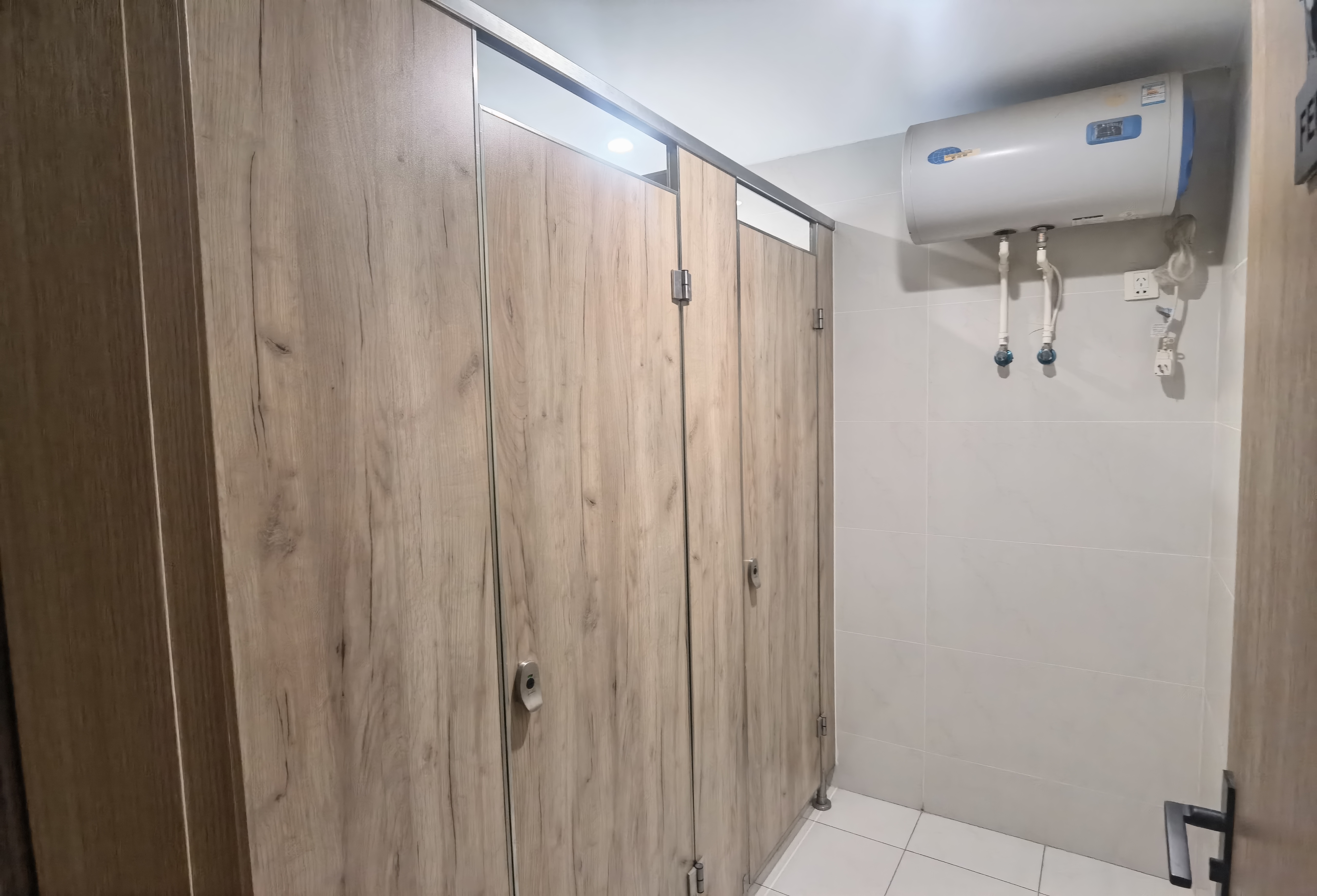 长风国盛中心213平米写字楼出租