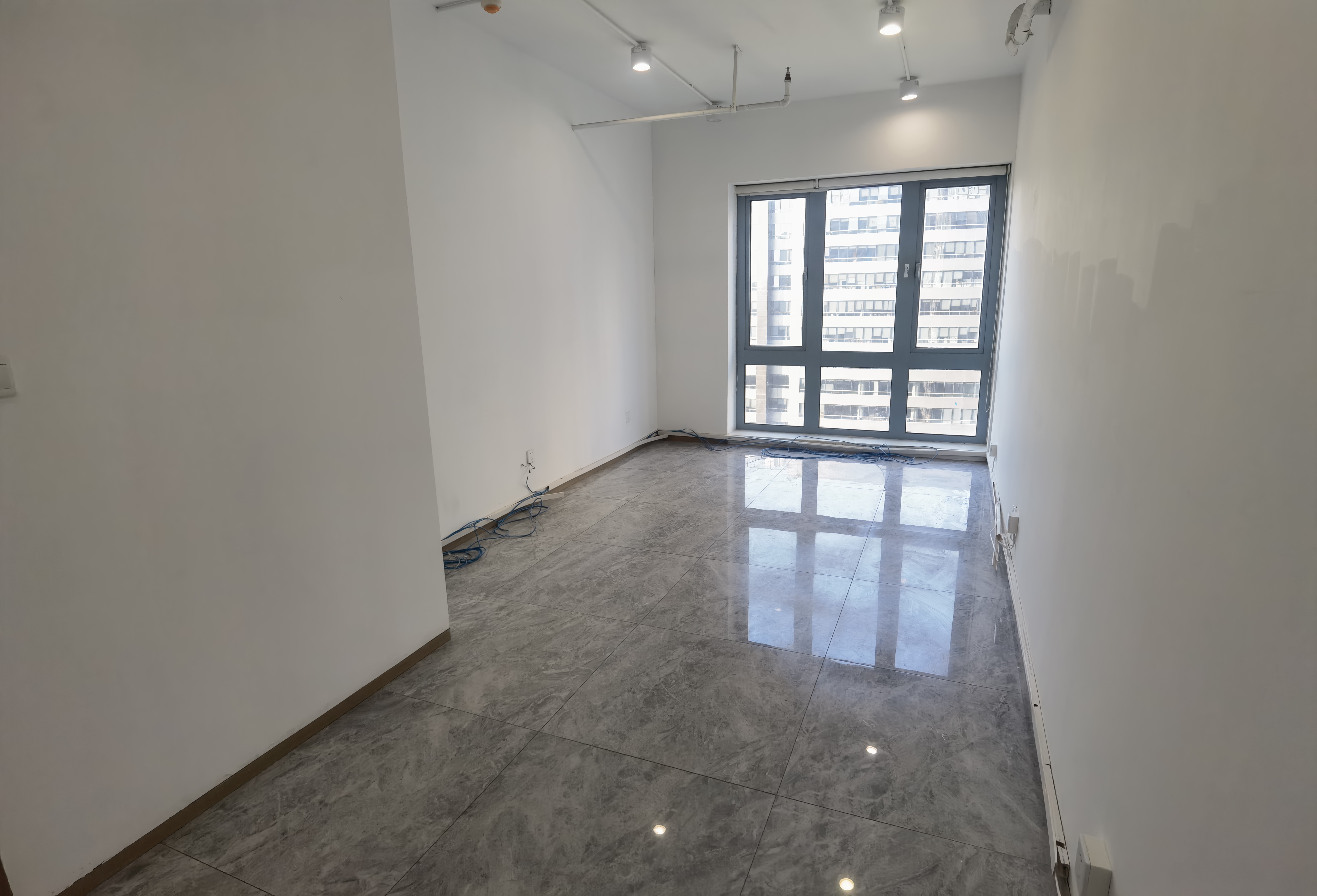 长风国盛中心213平米写字楼出租