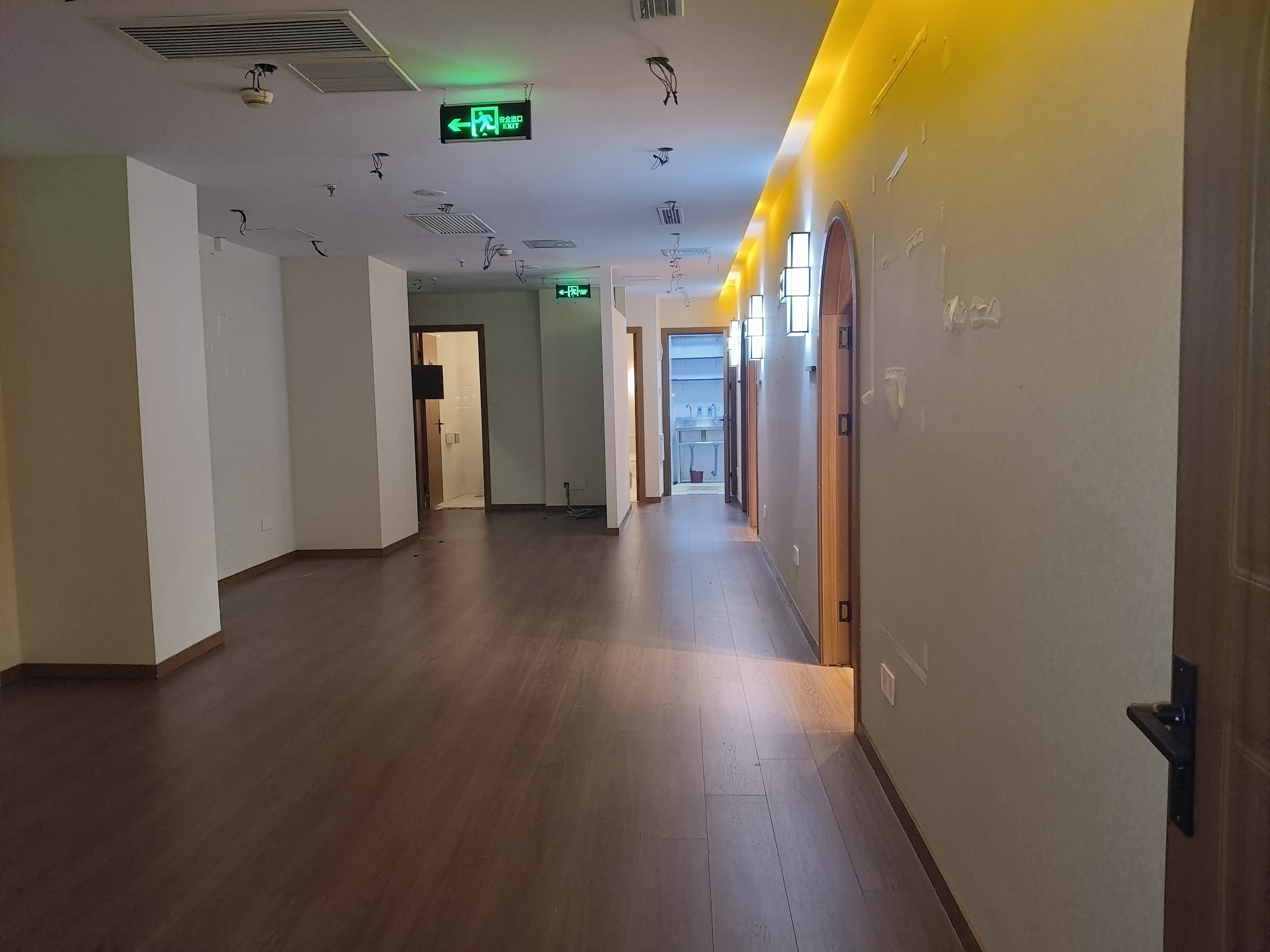 打浦桥金玉兰广场222平米写字楼出租