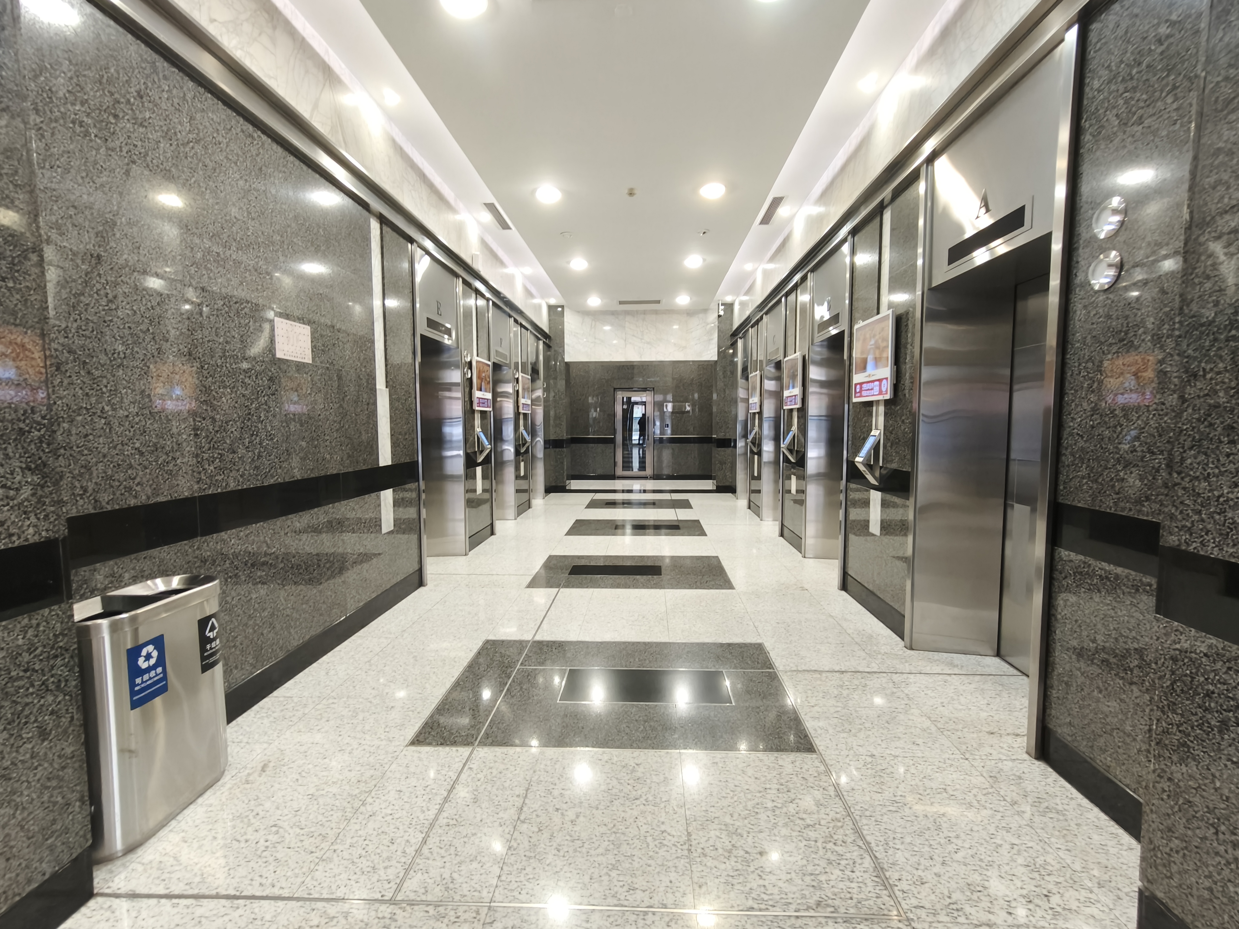 徐家汇兆丰环球大厦175平米写字楼出租