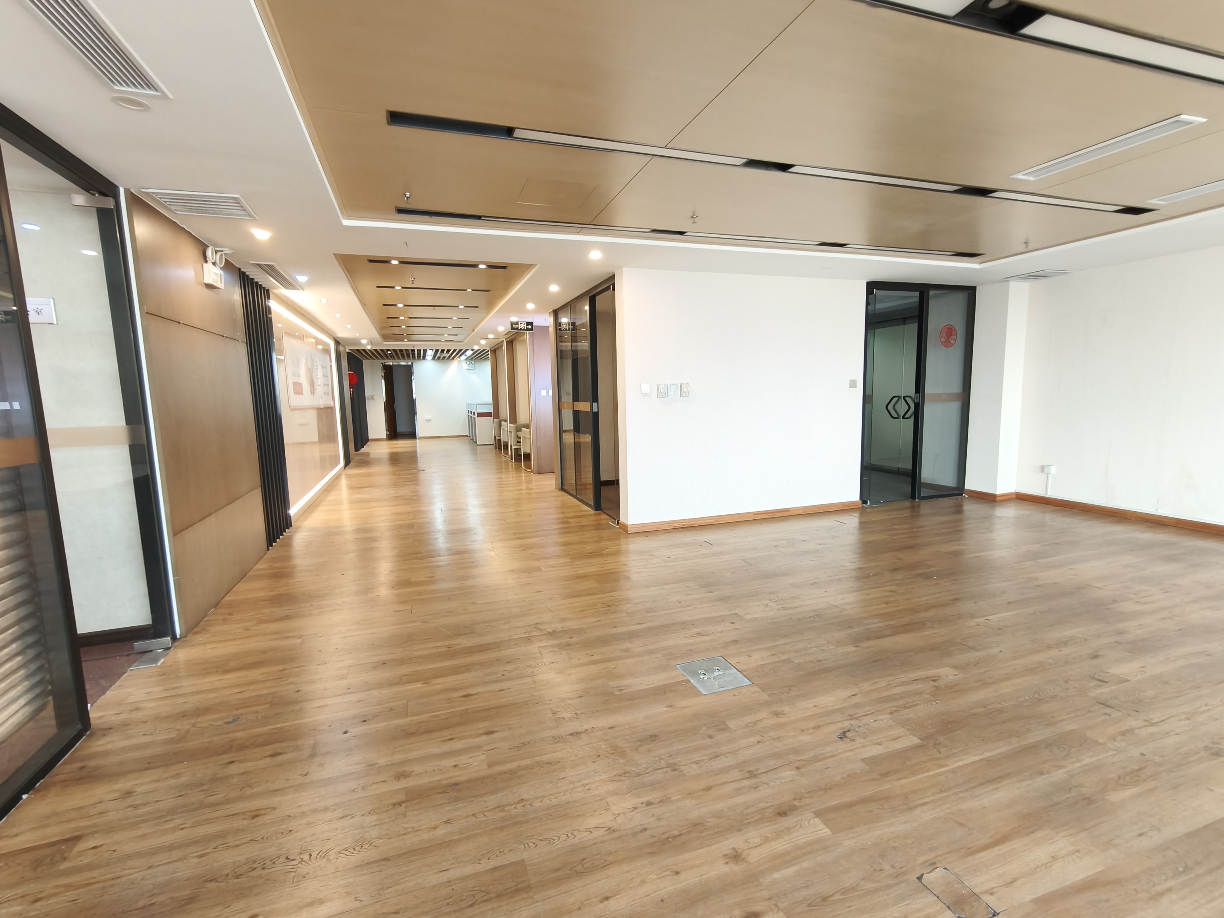 徐家汇兆丰环球大厦175平米写字楼出租