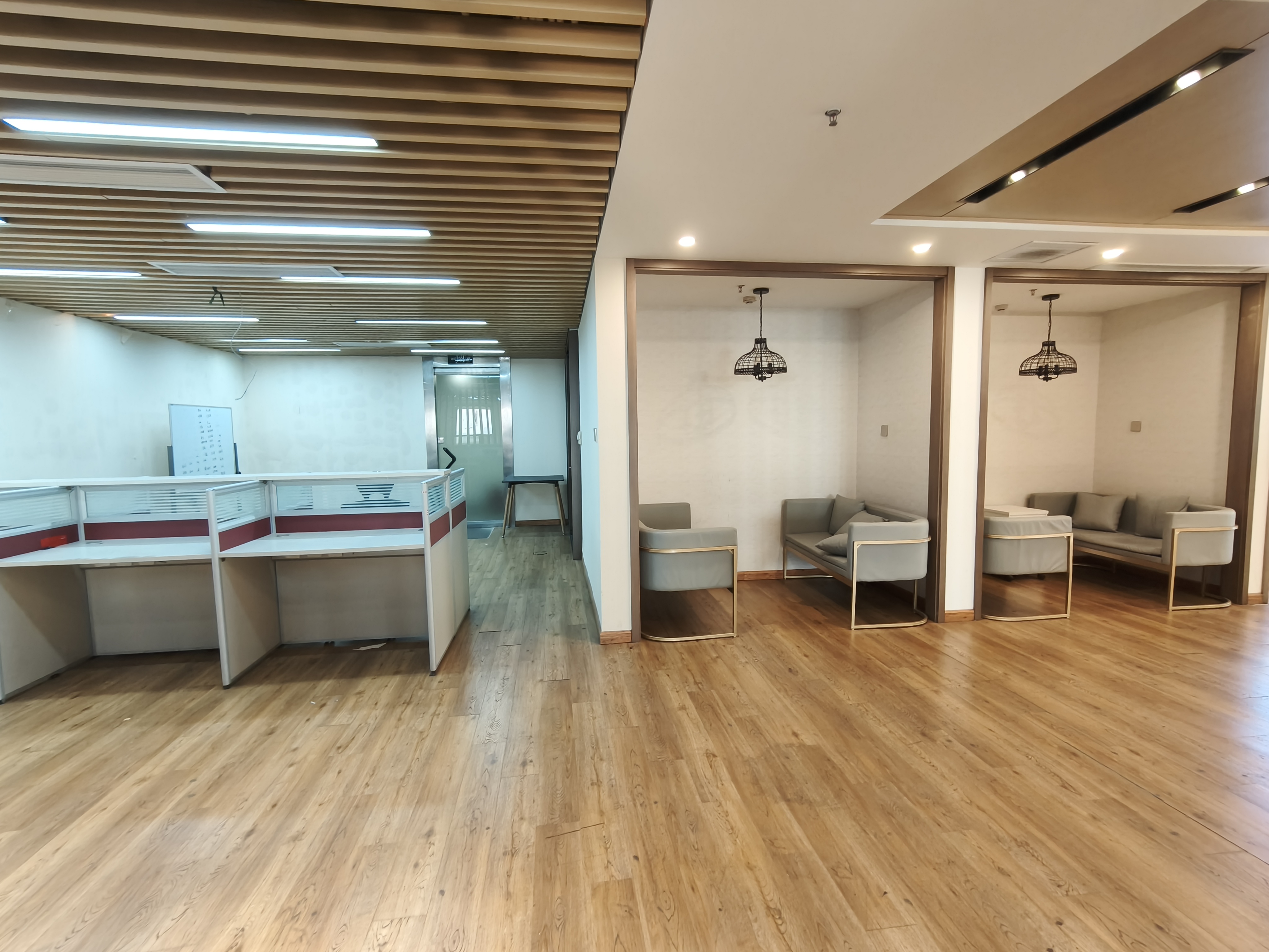 徐家汇兆丰环球大厦175平米写字楼出租