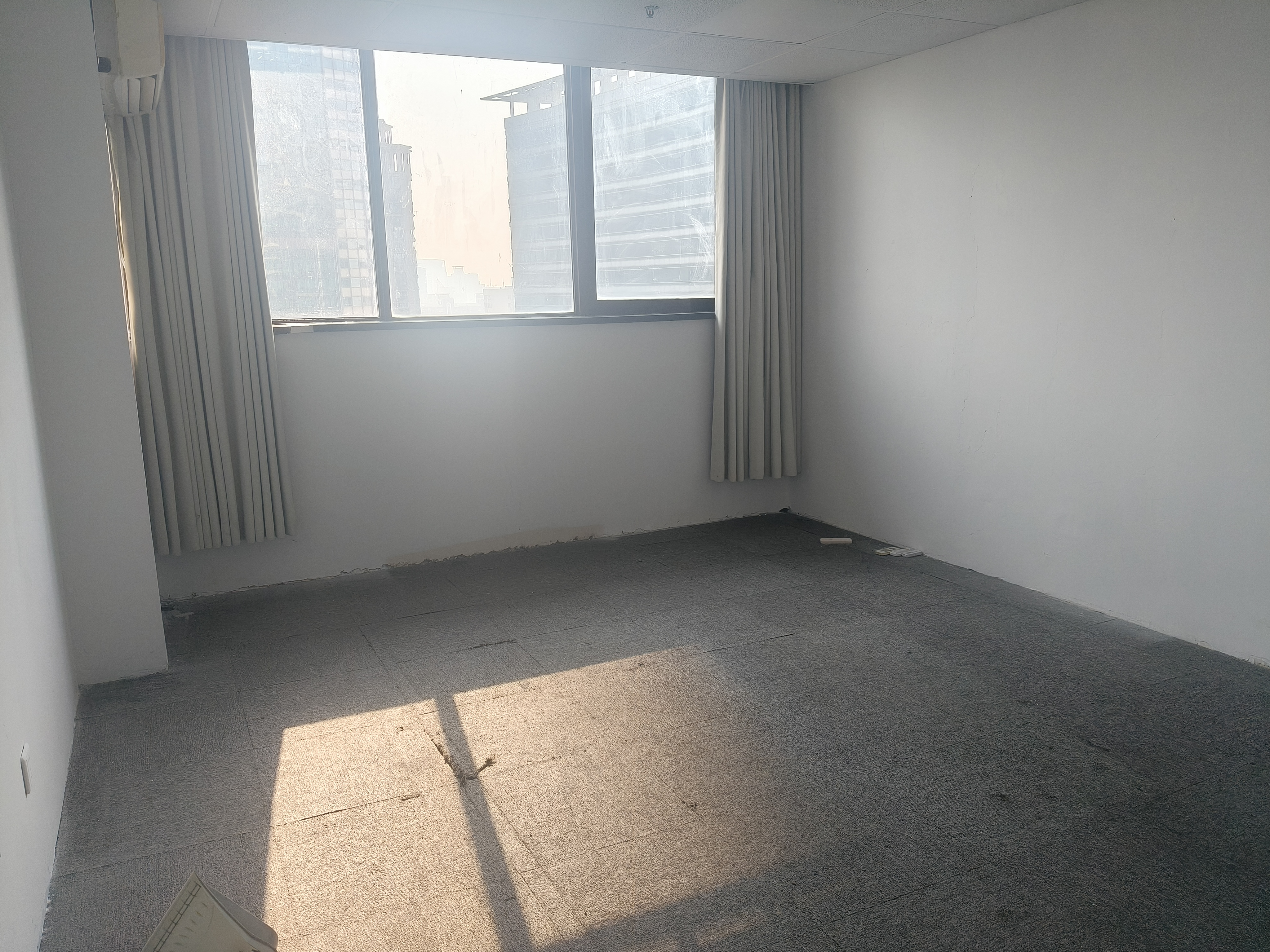 打浦桥宝鼎大厦220平米写字楼出租