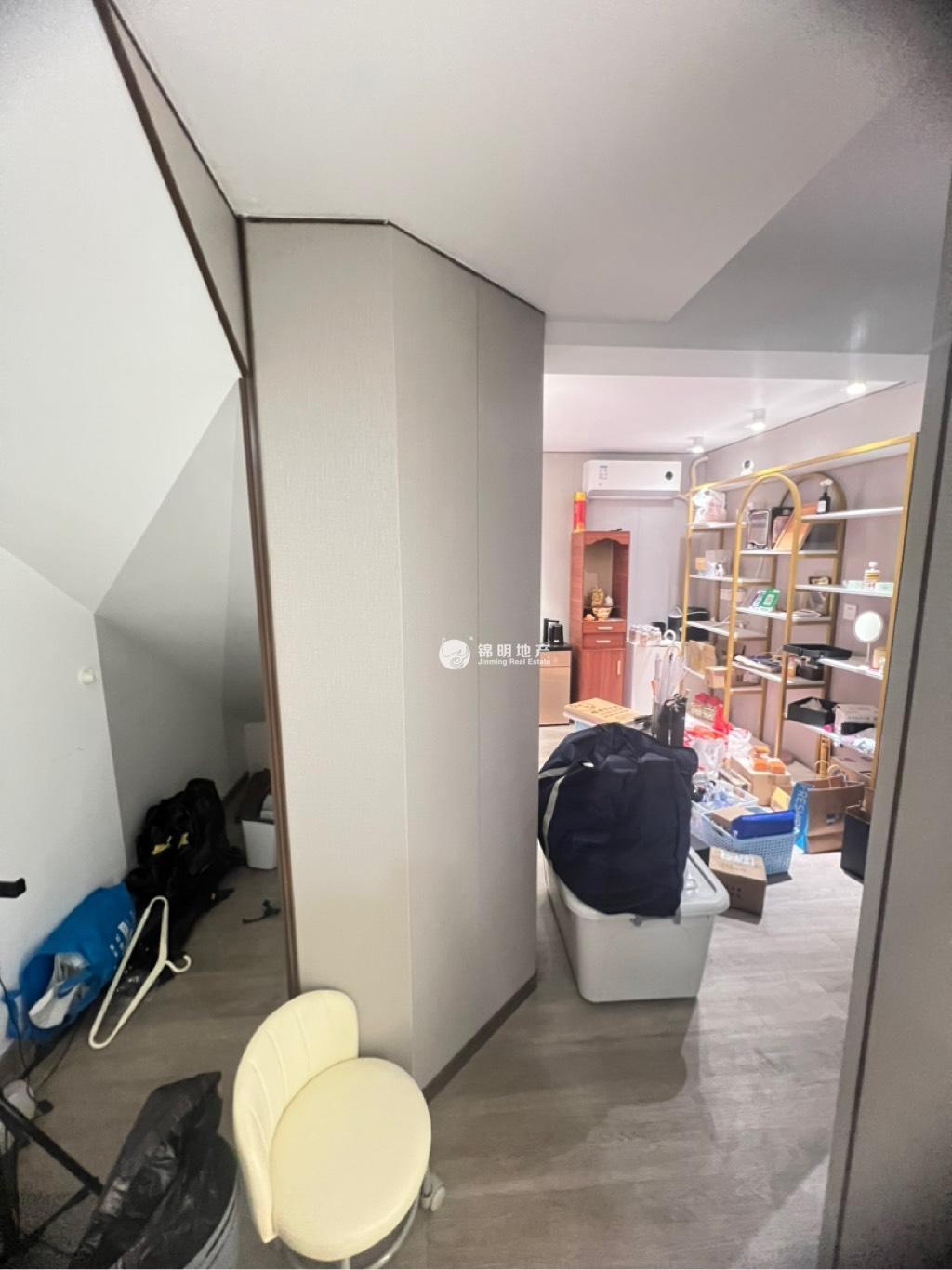 中山公园虹桥国际大厦102平米写字楼出租