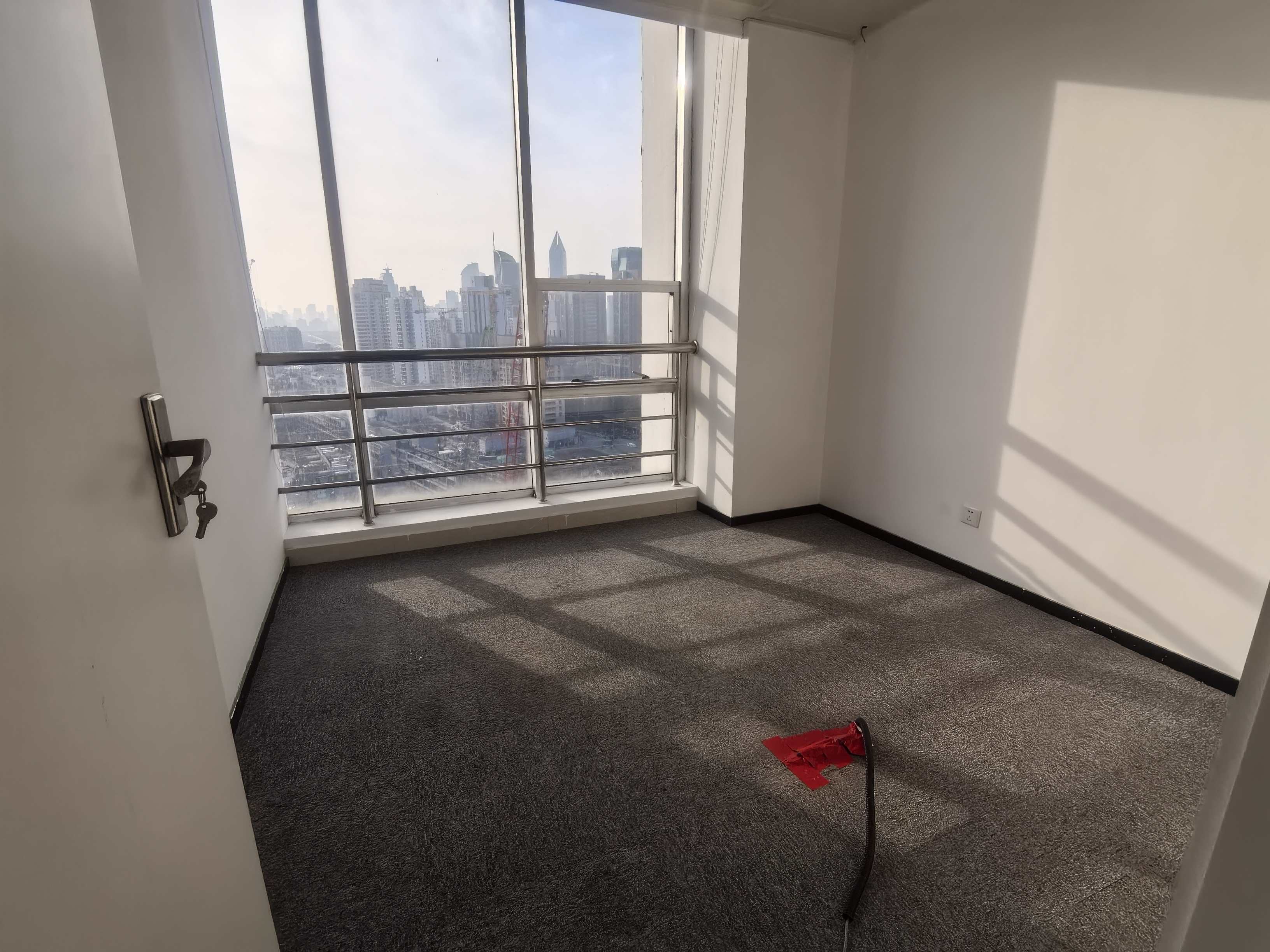 豫园新上海城市广场110平米写字楼出租