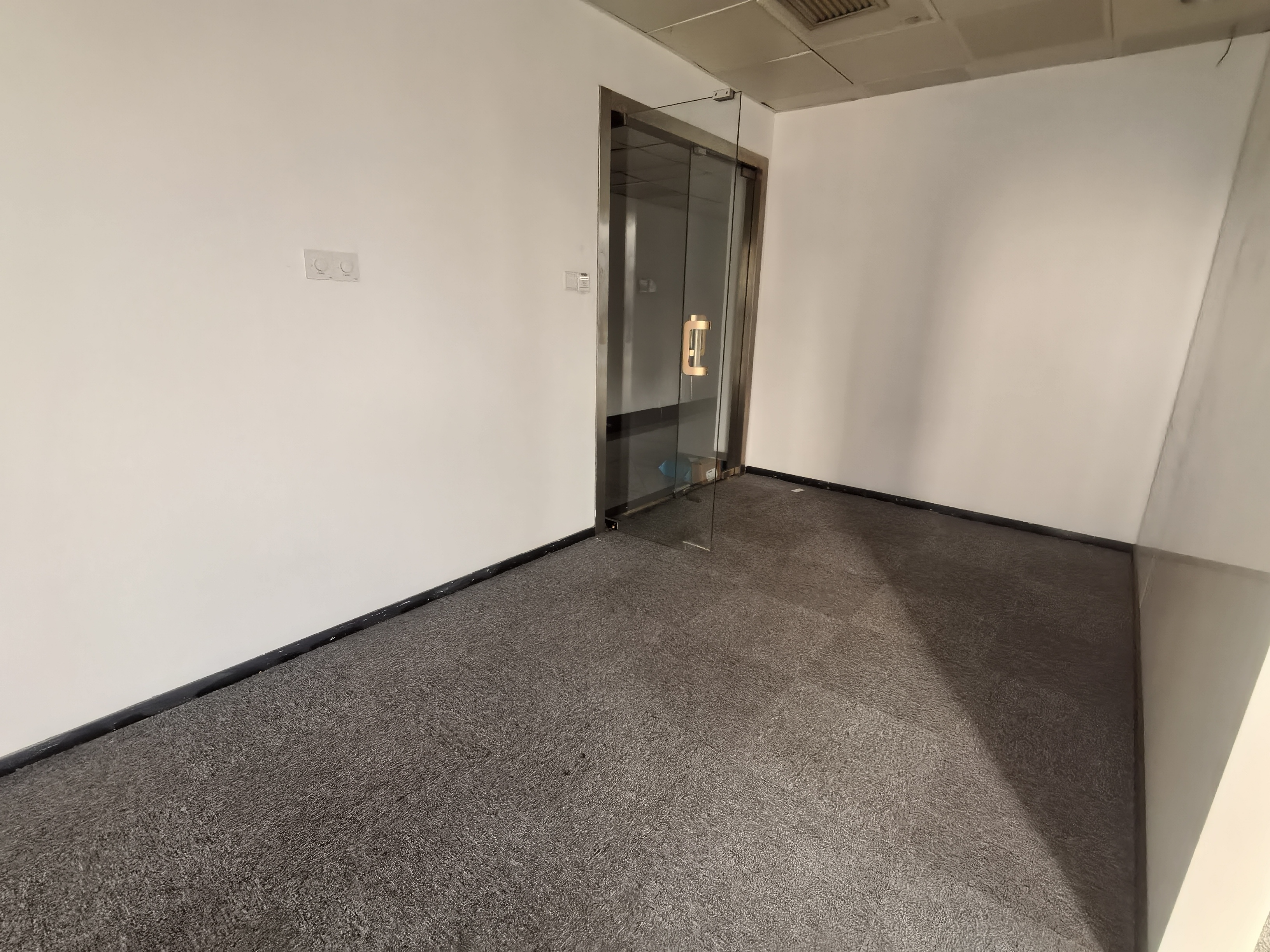 豫园新上海城市广场102平米写字楼出租