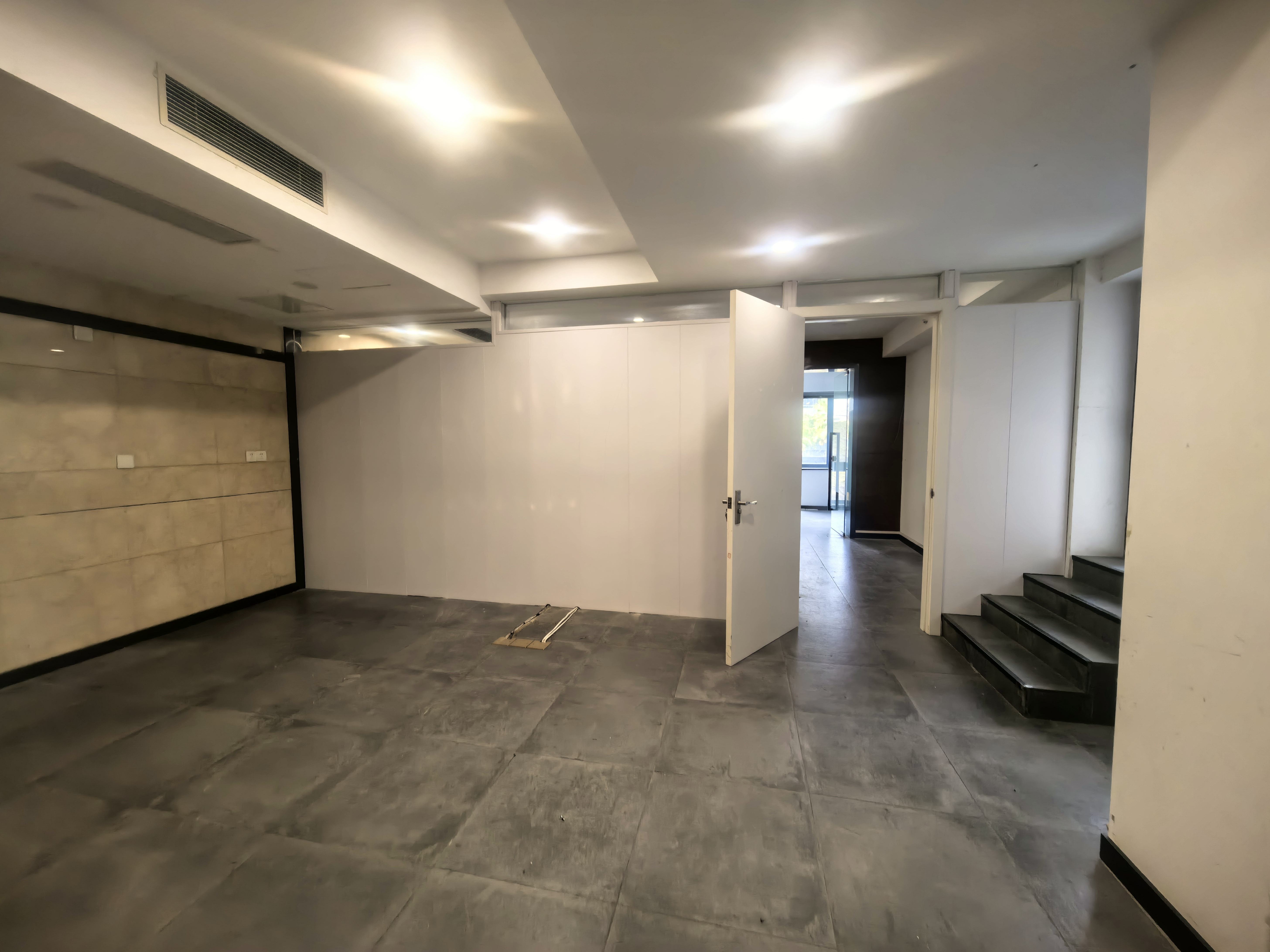 长风国盛中心214平米写字楼出租