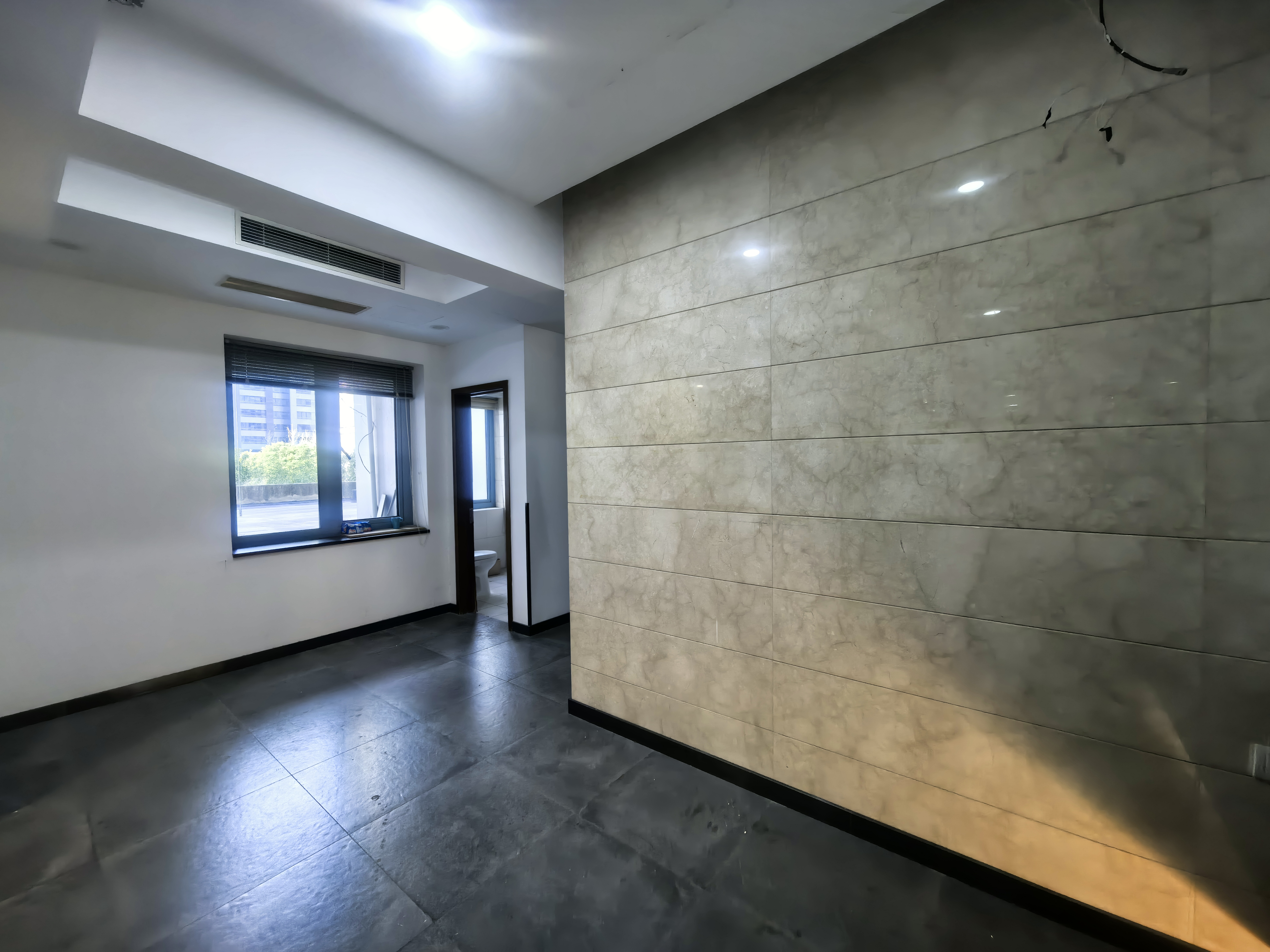 长风国盛中心214平米写字楼出租