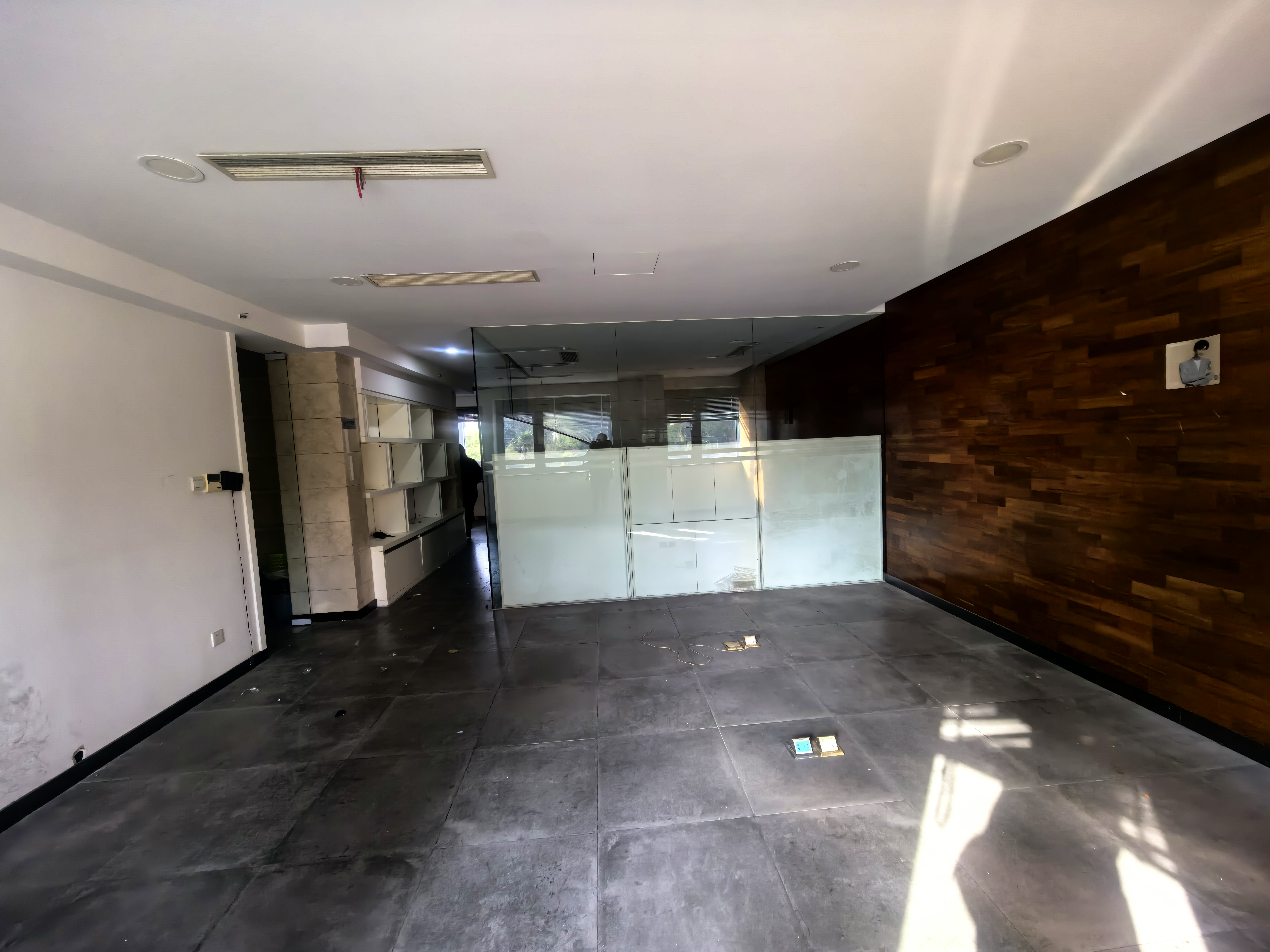 长风国盛中心214平米写字楼出租