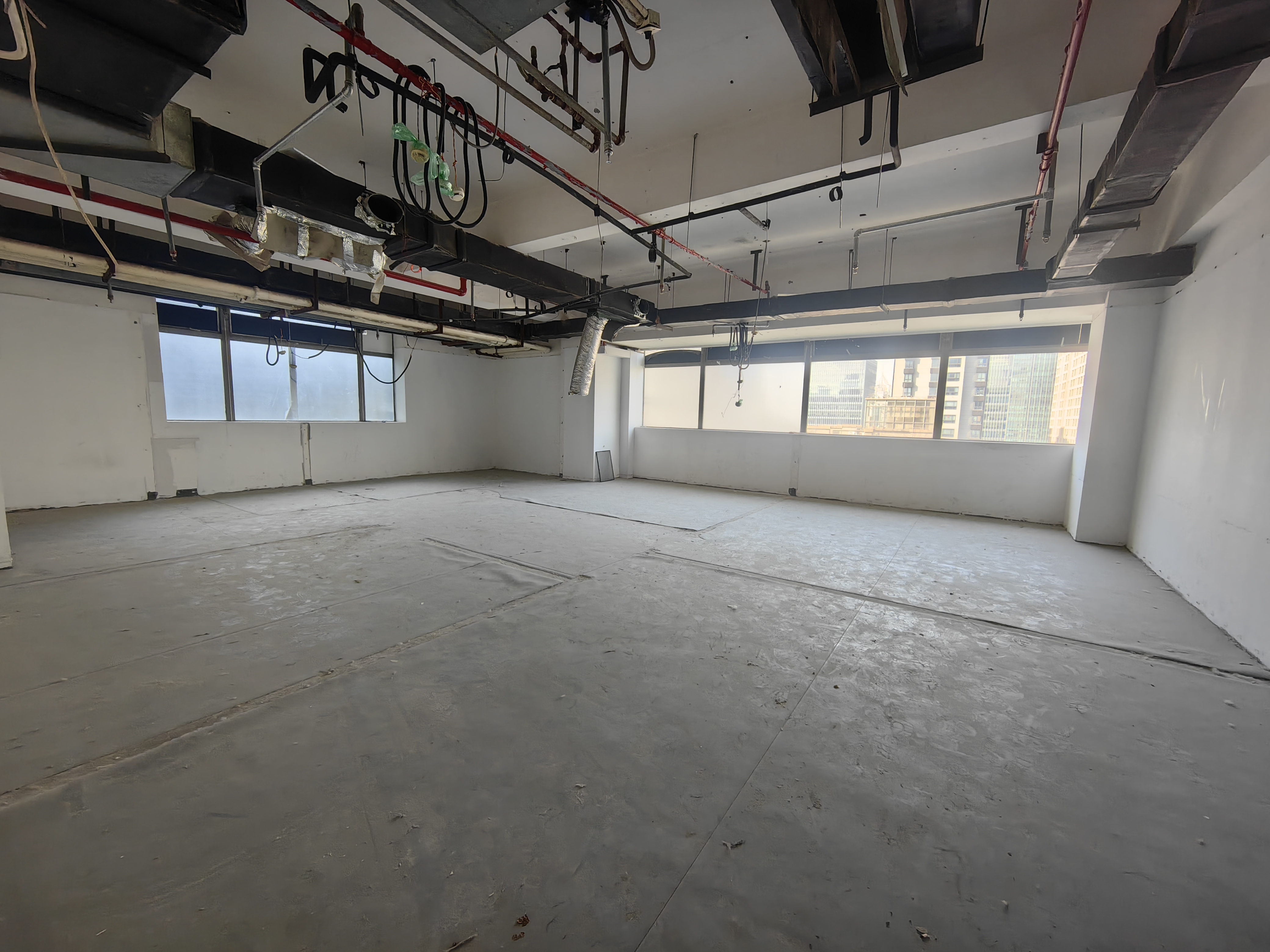 不夜城上海现代交通商务大厦130平米写字楼出租