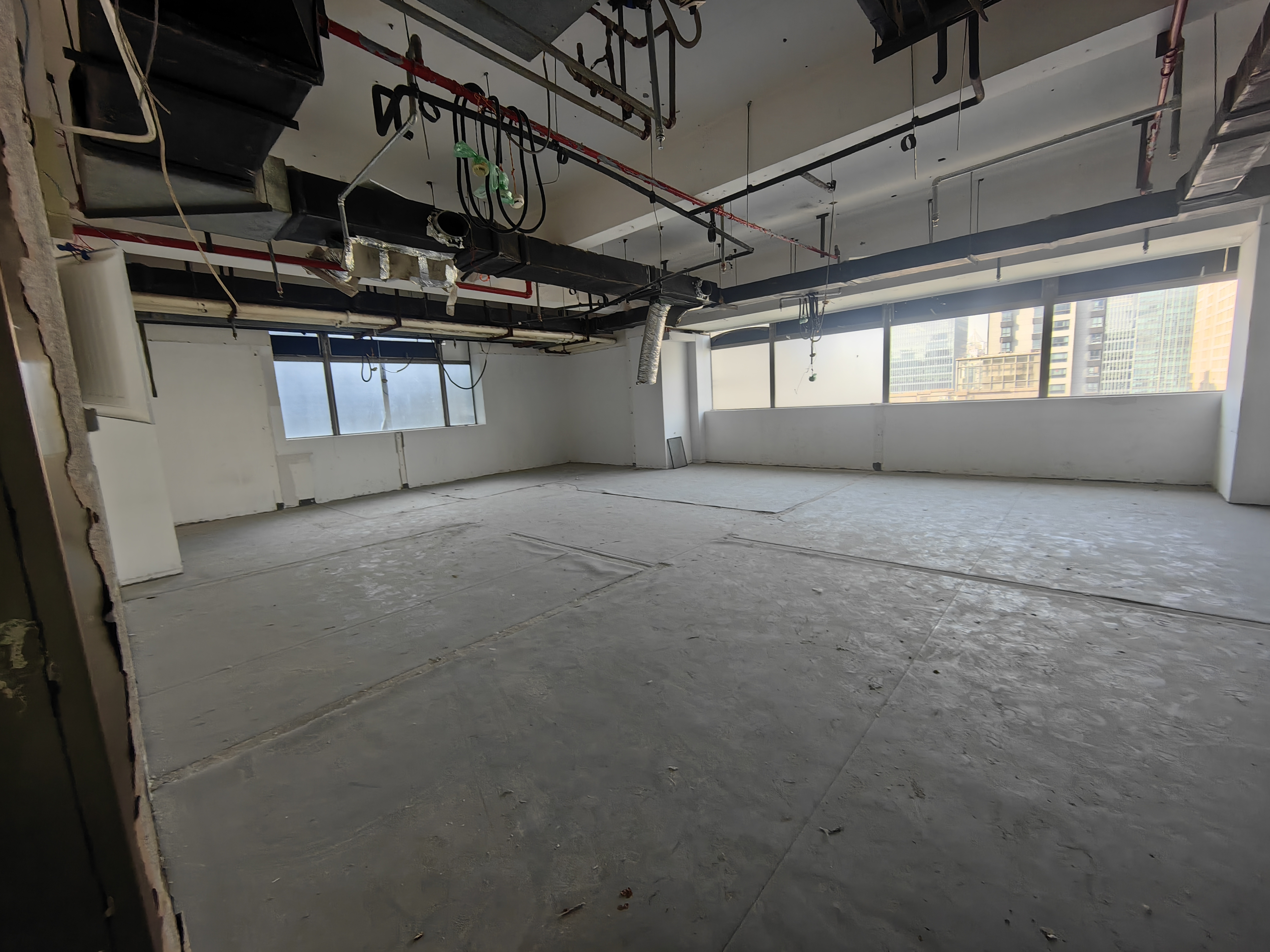 不夜城上海现代交通商务大厦130平米写字楼出租