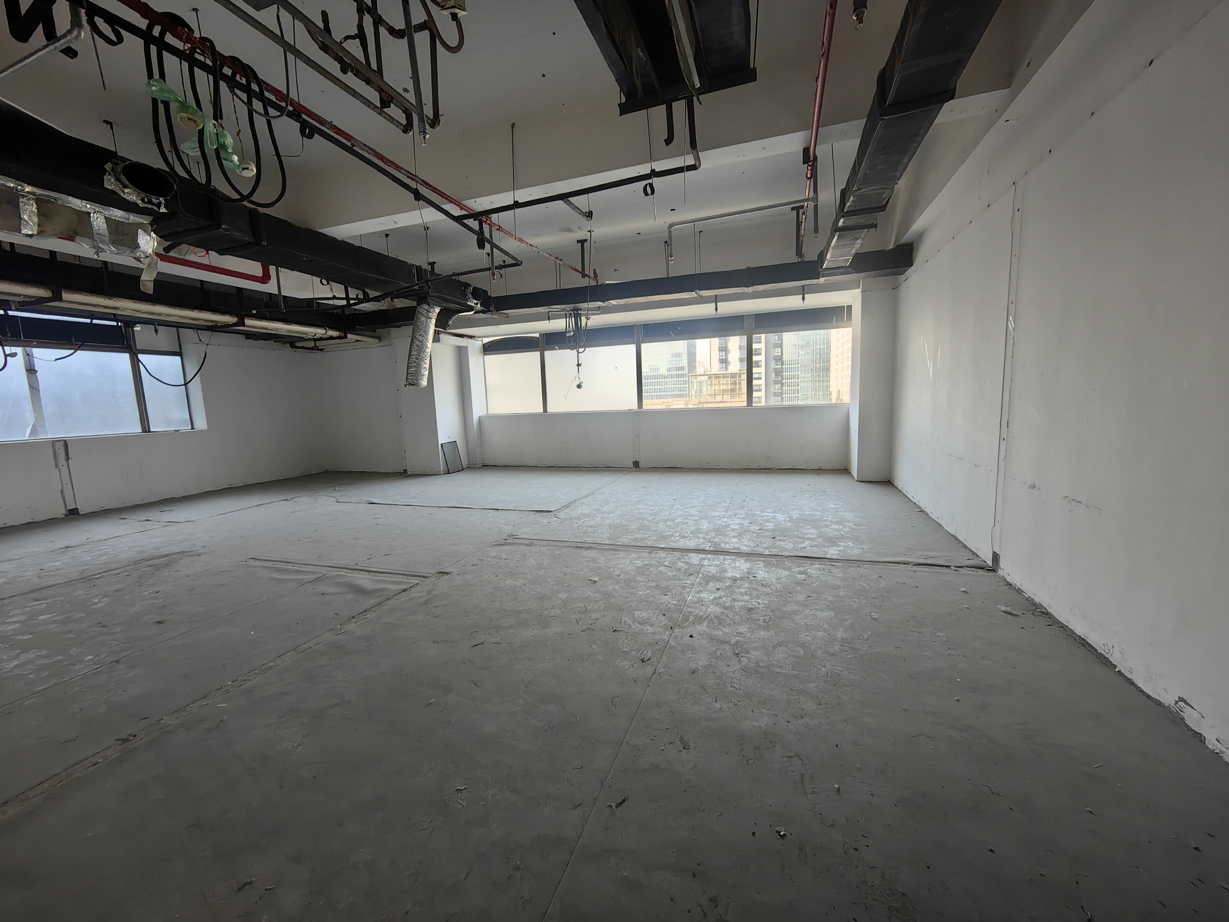 不夜城上海现代交通商务大厦130平米写字楼出租