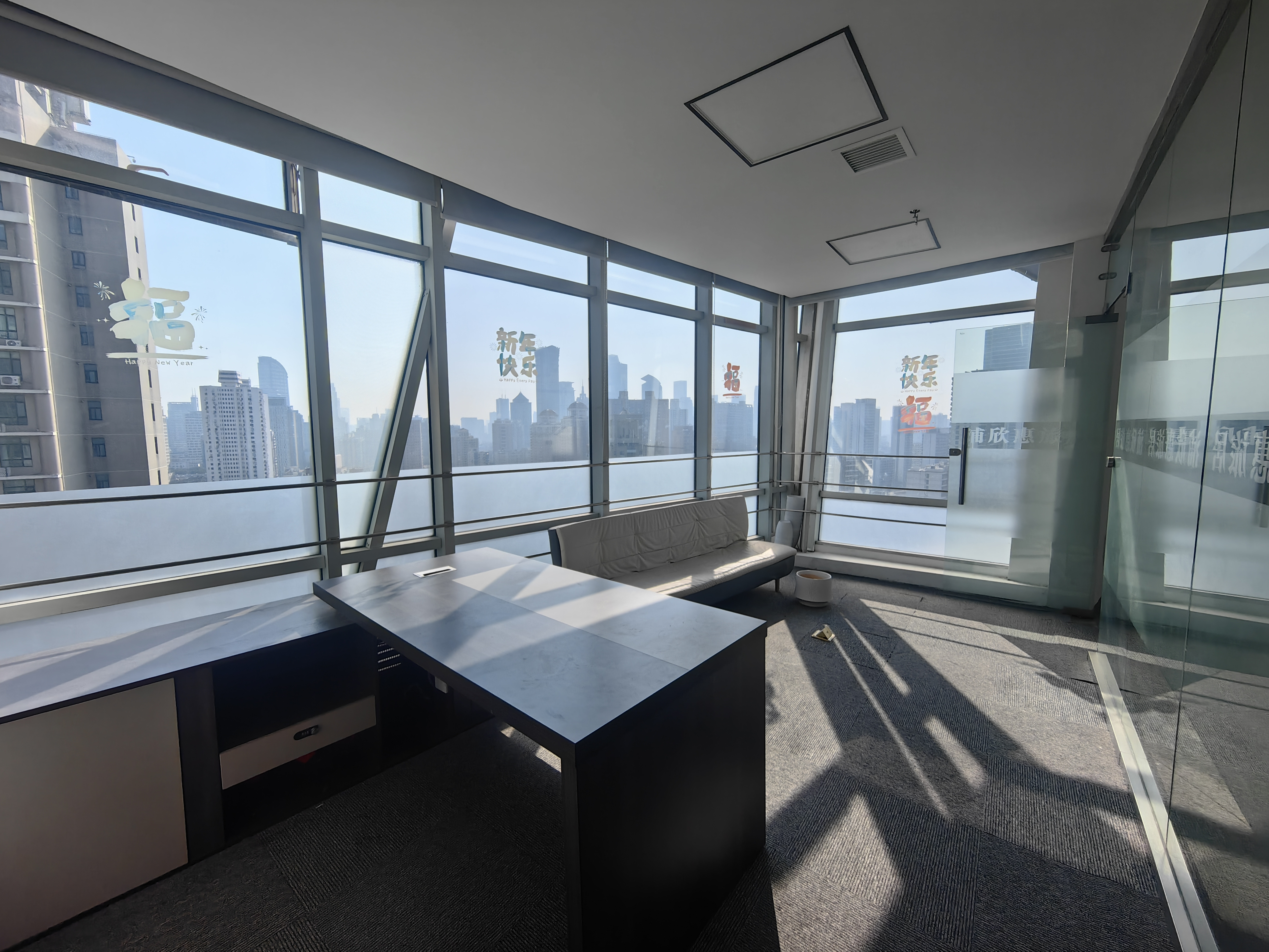 不夜城上海现代交通商务大厦97平米写字楼出租