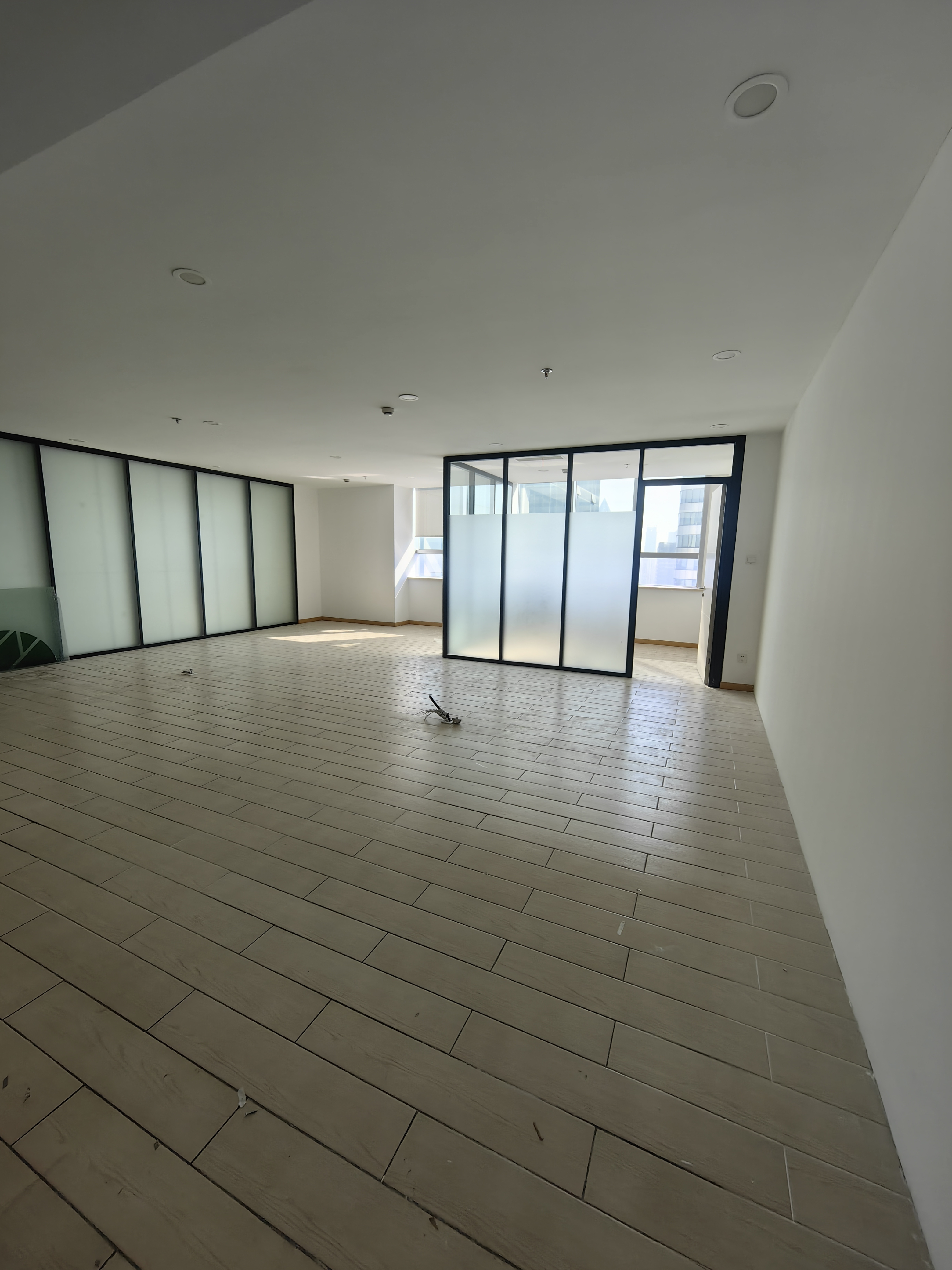 不夜城汉中广场186平米写字楼出租